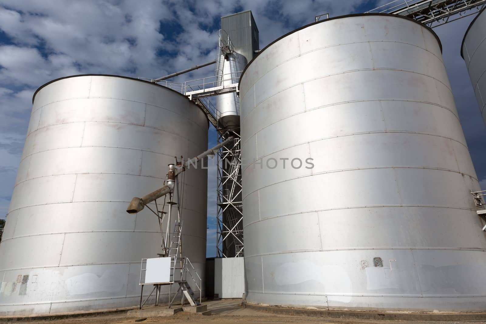 Large industrial Grain Silos made of steel