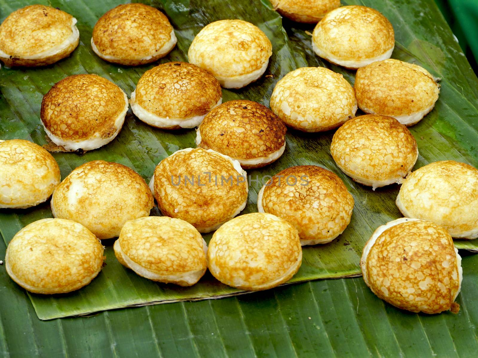 Sweet and Savory Grilled Coconut-Rice Hotcakes, Coconut Rice Cake, Asian dessert, Thai, Thailand, Luang Prabang, Laos