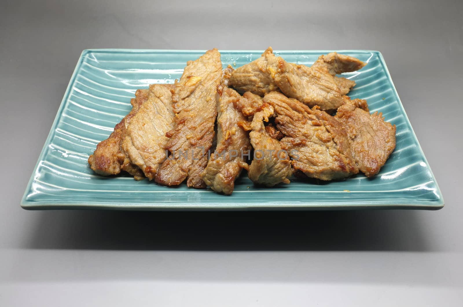 Stir fry pork with pepper