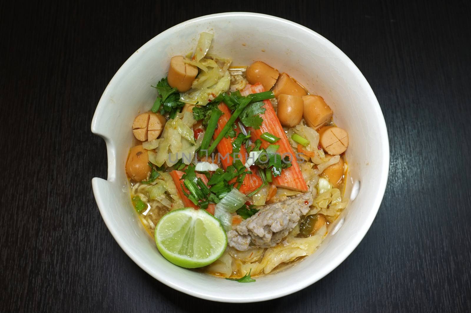 Noodle soup with mixed meat