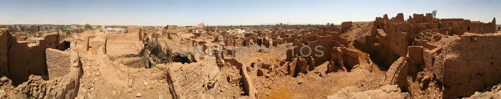 Old part of the biggest city in Dakhla Oazis ( Egypt) - Mut with it't mud houses where people still live