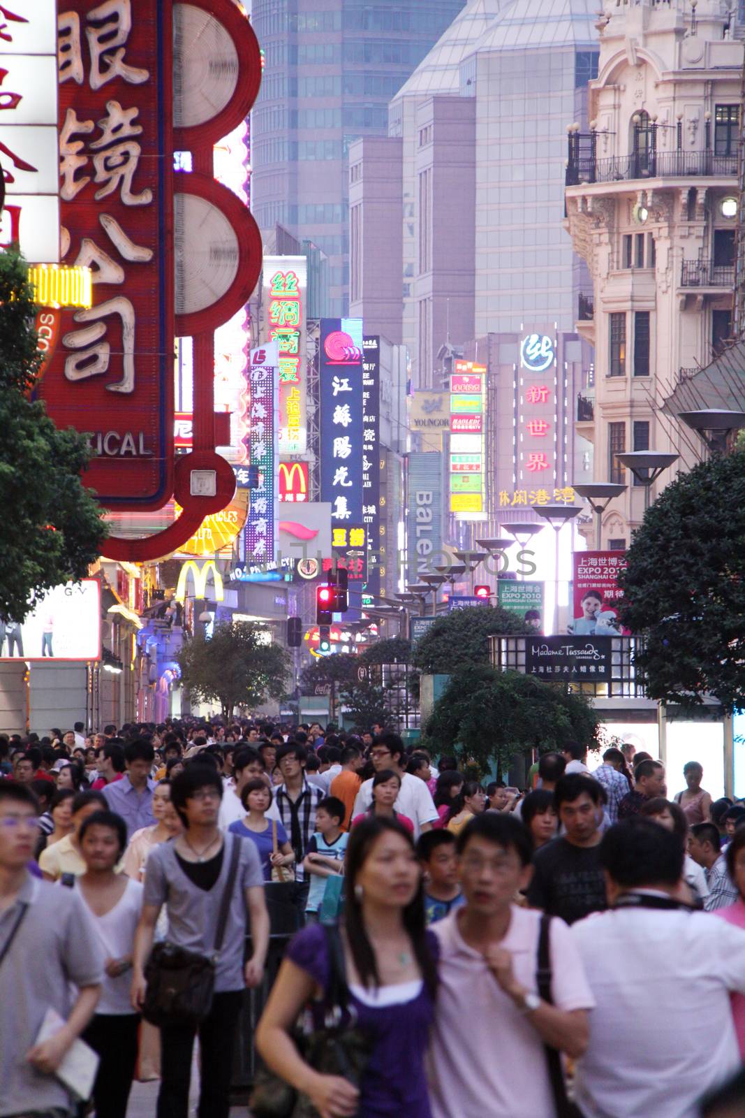 Busy scene on Nanjing road in Shanghai