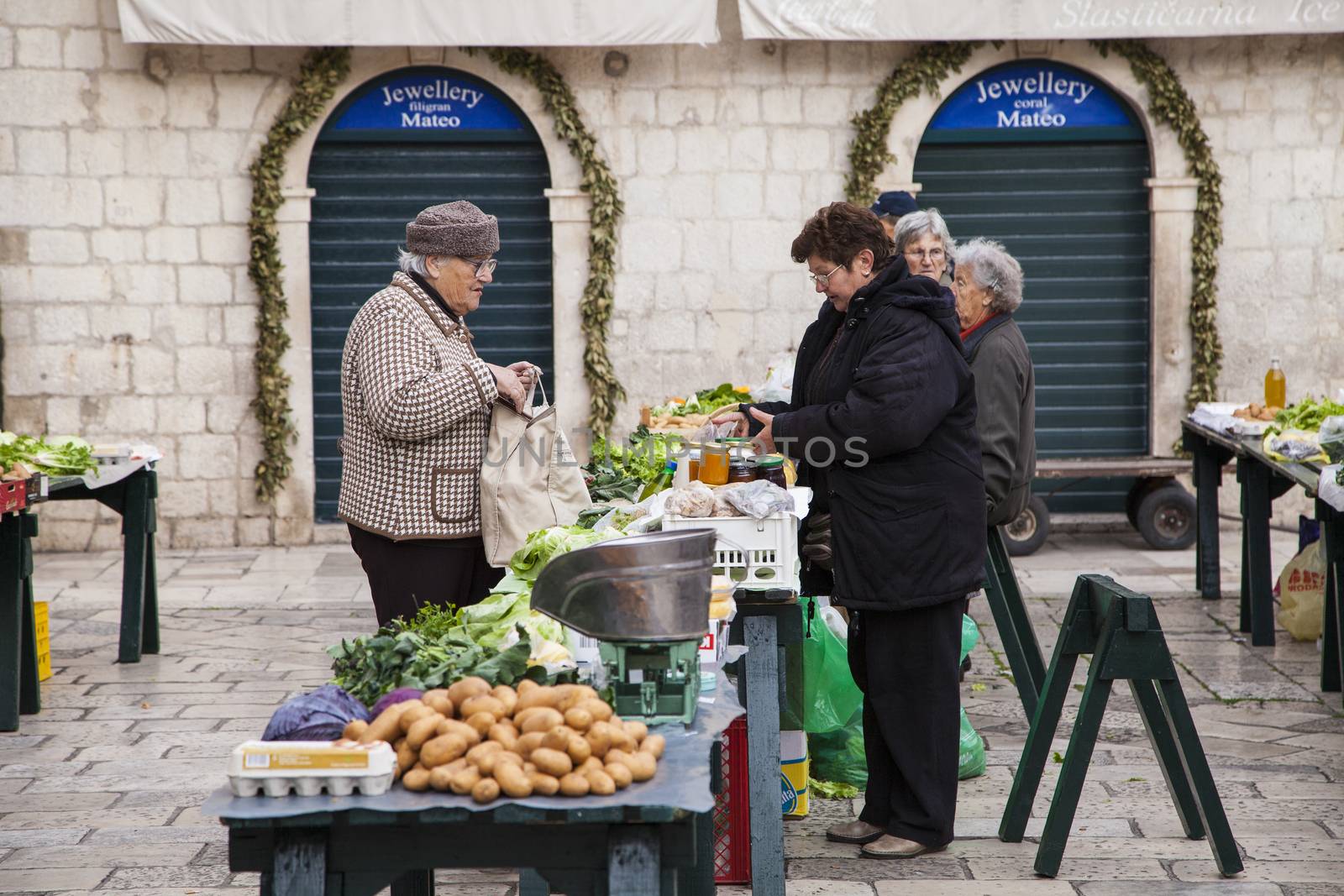 Market scene in Dubrovnik
