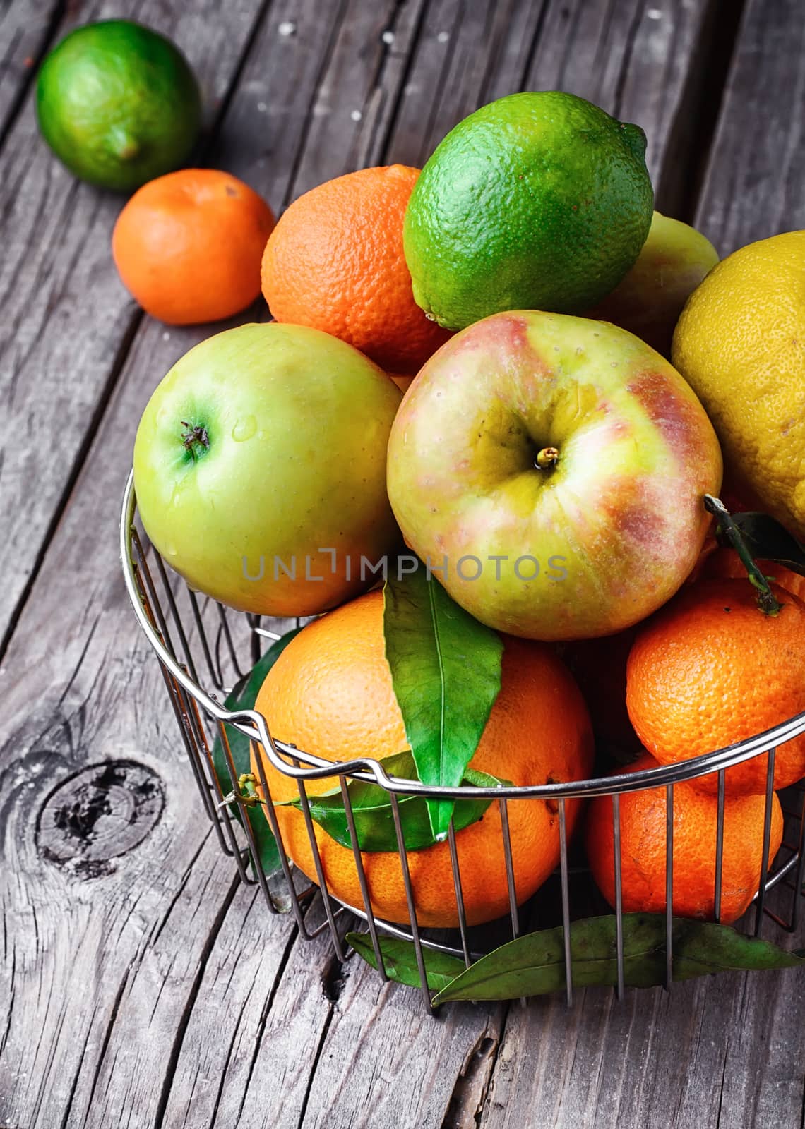 Apple,mandarin and lime by LMykola