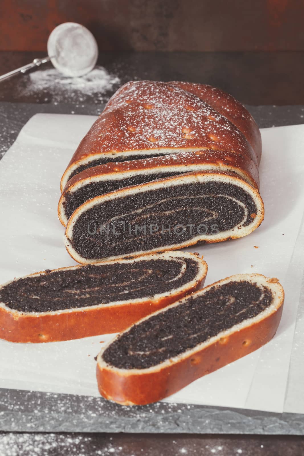 Strudel with poppy seeds and nuts by Slast20
