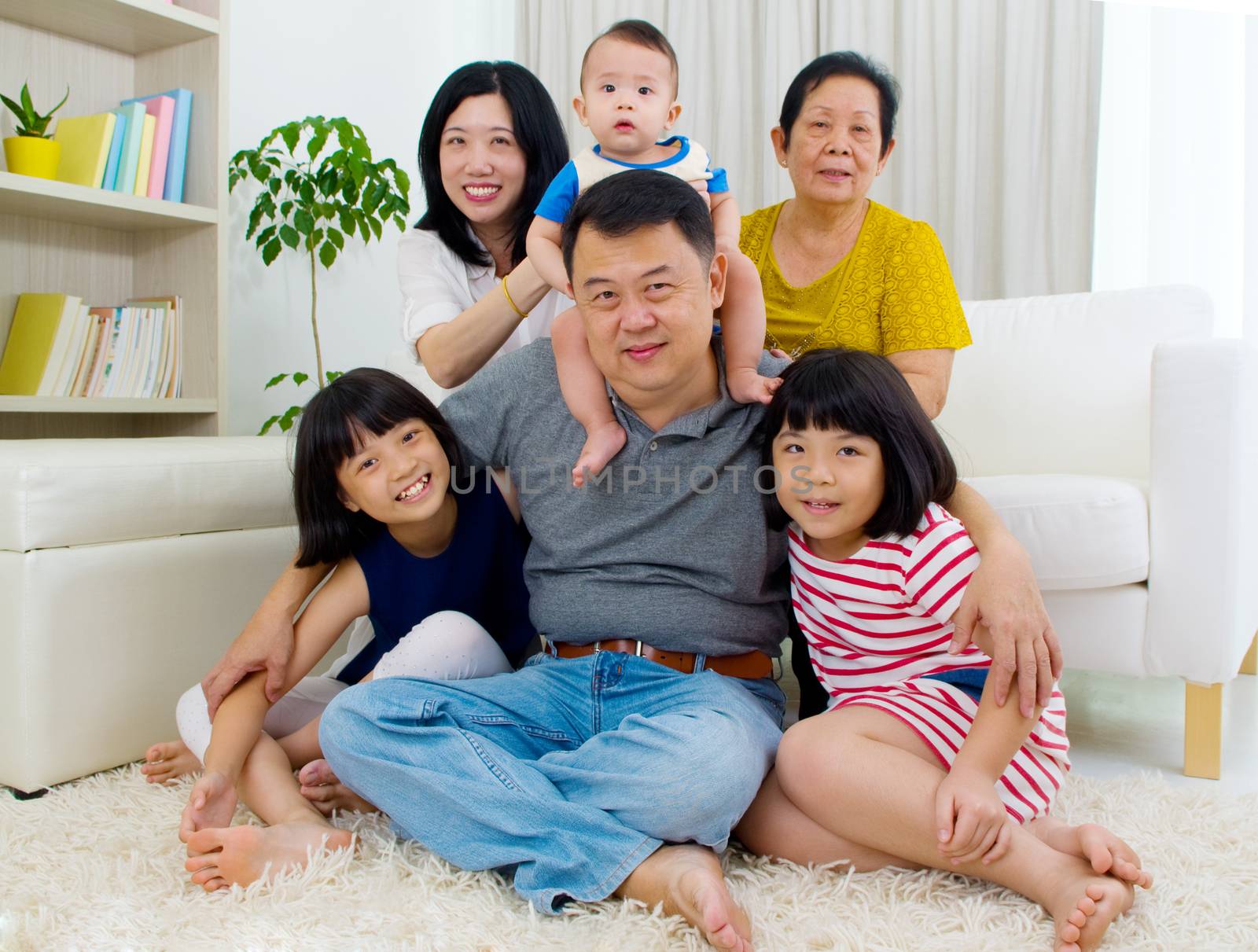 Asian family by yongtick