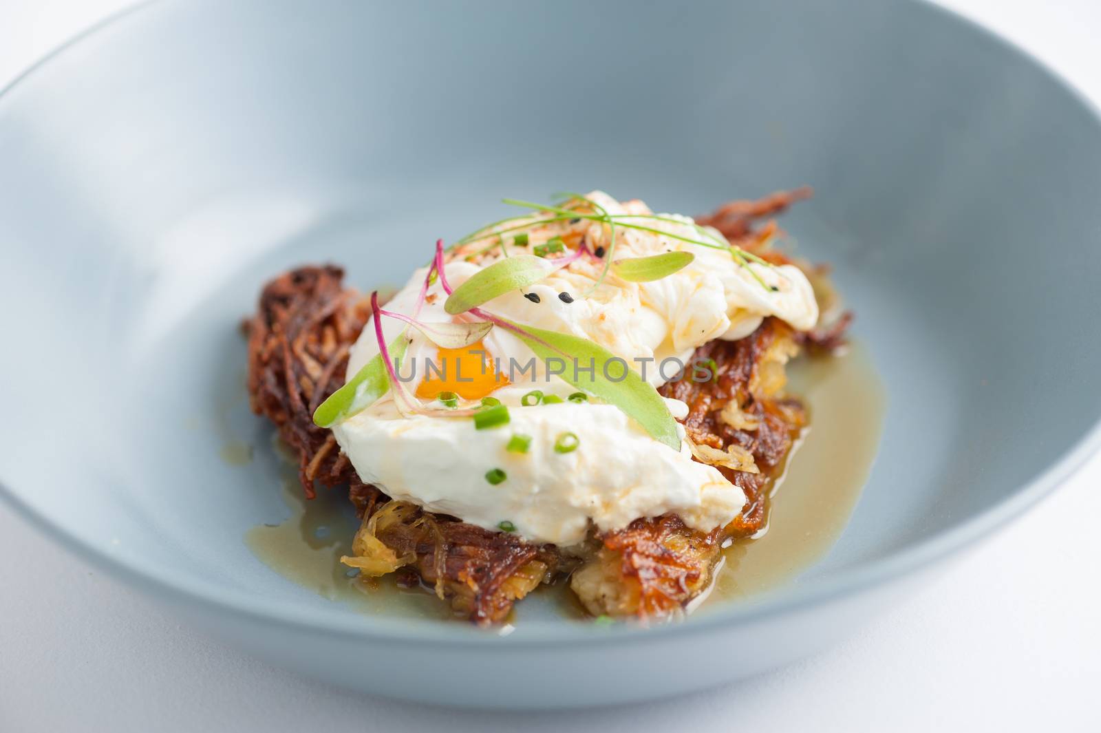 Hash brown with Halloumi cheese and savory dressing