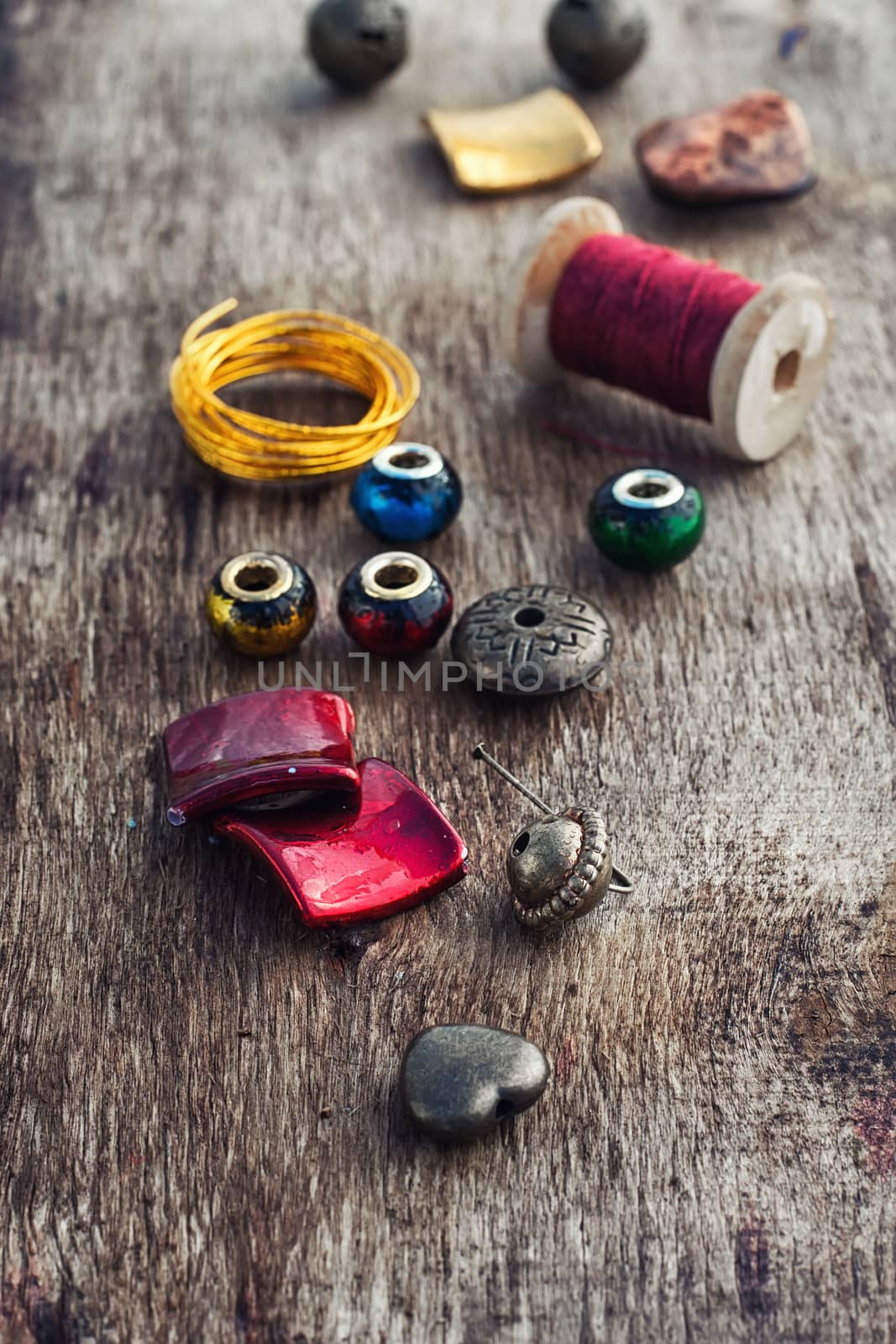 Set fashion beads for weaving necklaces and bracelets in vintage style.