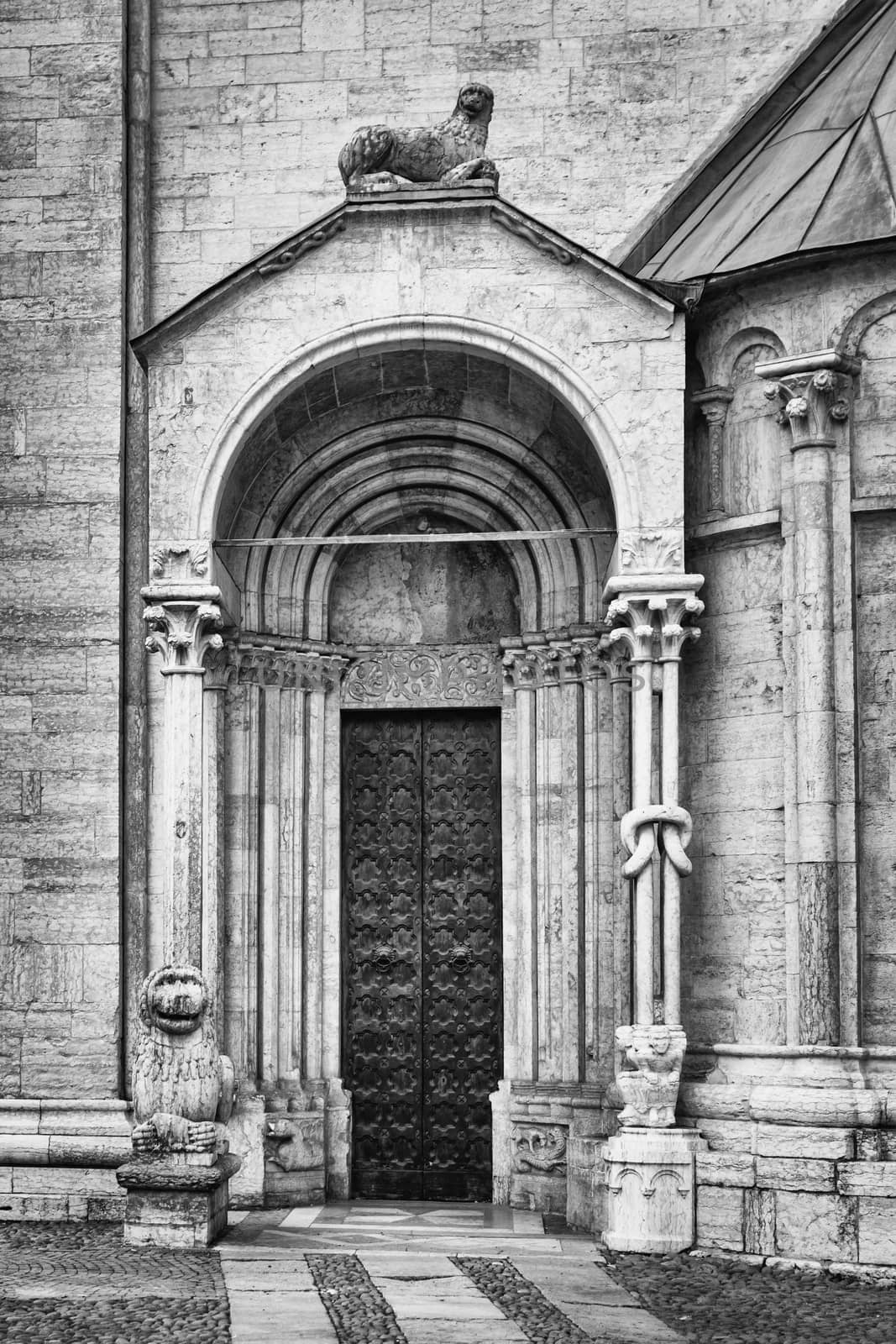 Detail of church of San Vigilio, Trento, Italy. The style of the temple is a Romanesque-Lombard, but reflects clear Gothic influences.