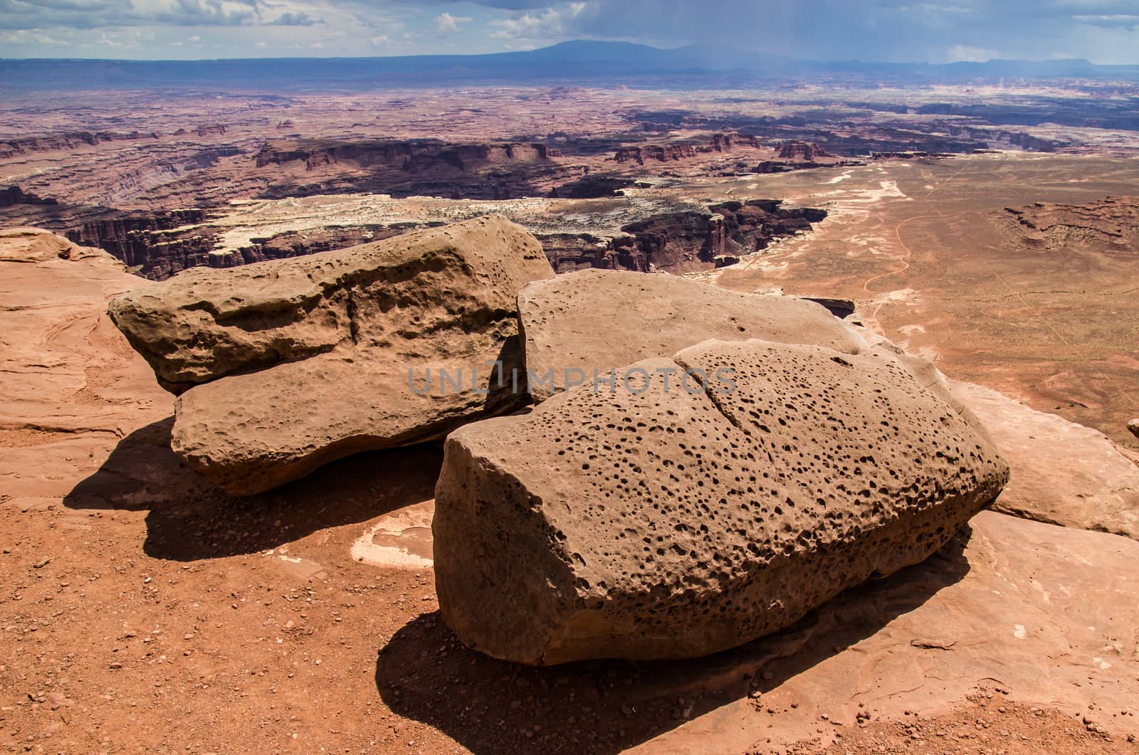 Canyonlands Boulders by teacherdad48@yahoo.com