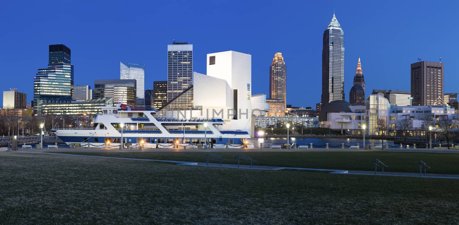 Cleveland panorama - winter evening from the marina