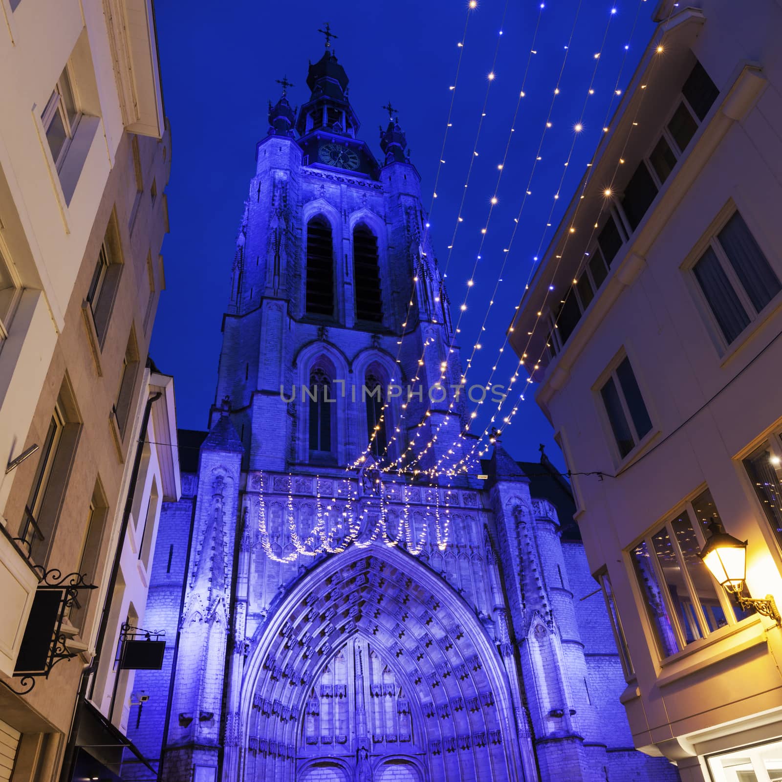 St. Martin's Church in Kortrijk by benkrut