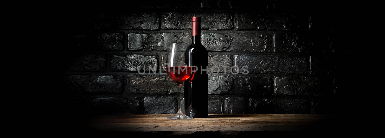 Wine and black wall by Givaga