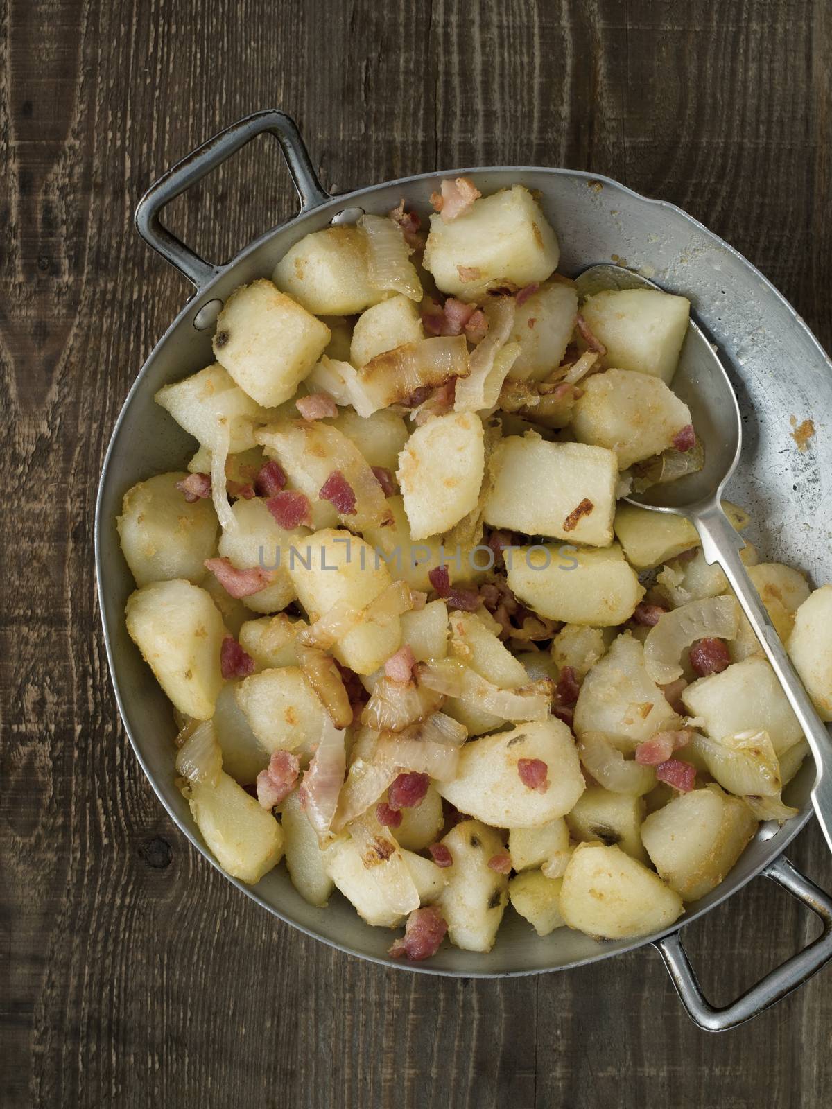 rustic german pan fried potato bratkartoffeln by zkruger