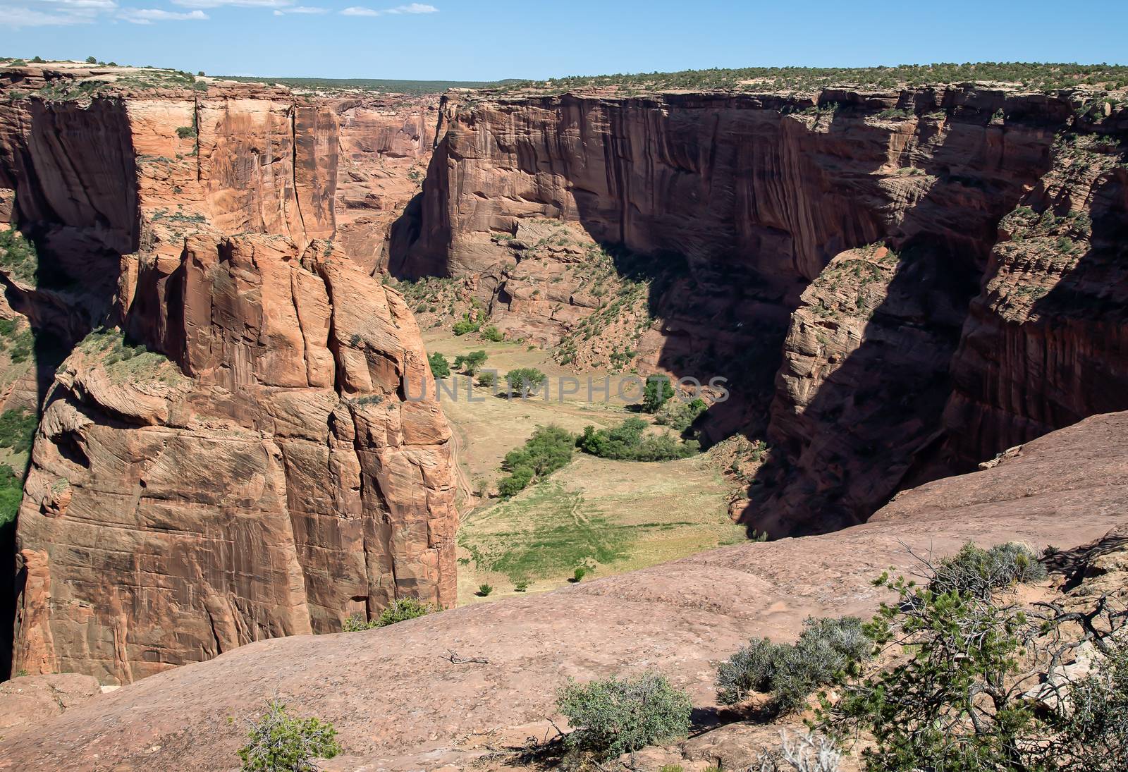 ancient native American trails and dwellings can all be found in Canyon de Chelly National Monument in Arizona.