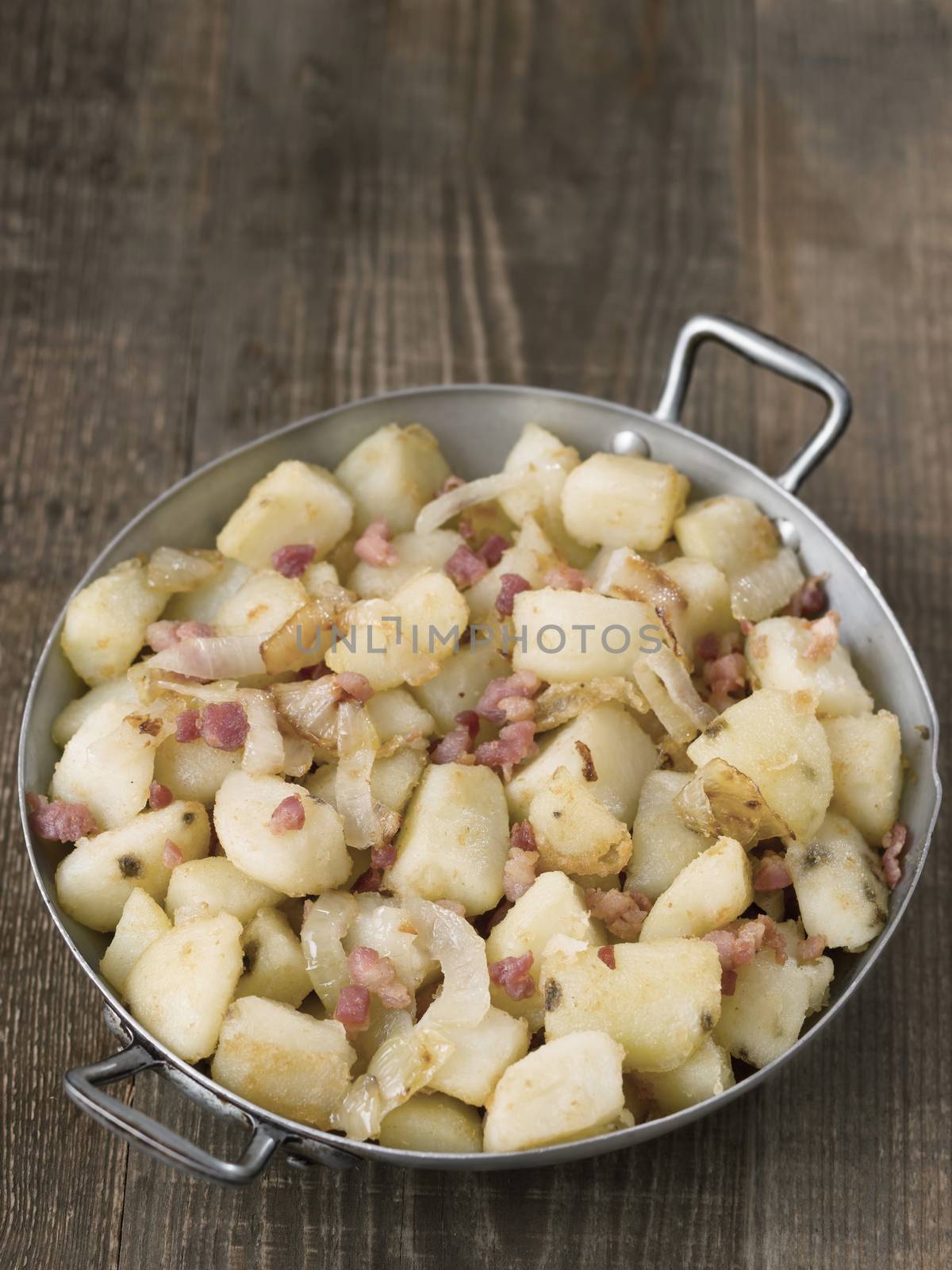 rustic german pan fried potato bratkartoffeln by zkruger