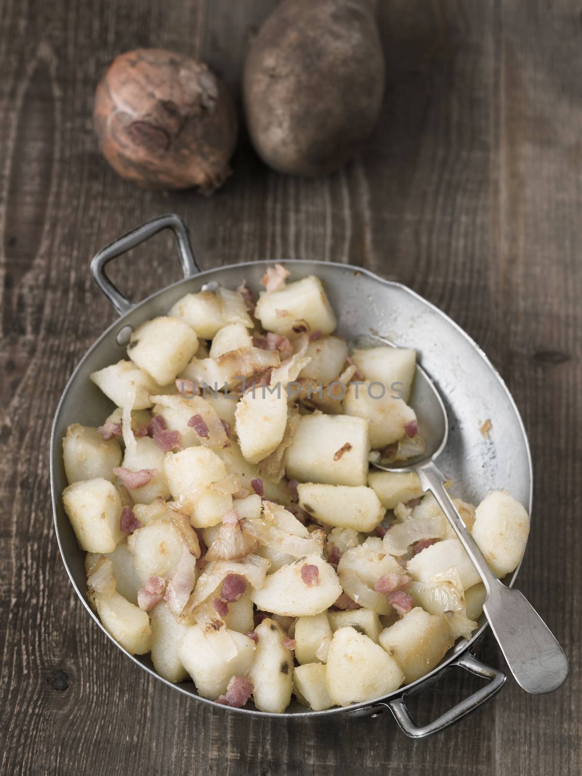 rustic german pan fried potato bratkartoffeln by zkruger