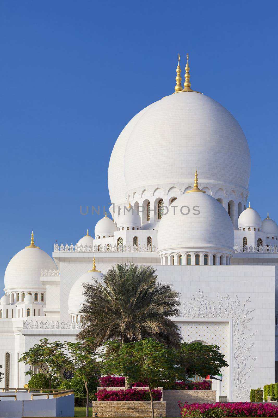 Part of famous Sheikh Zayed Grand Mosque by vwalakte