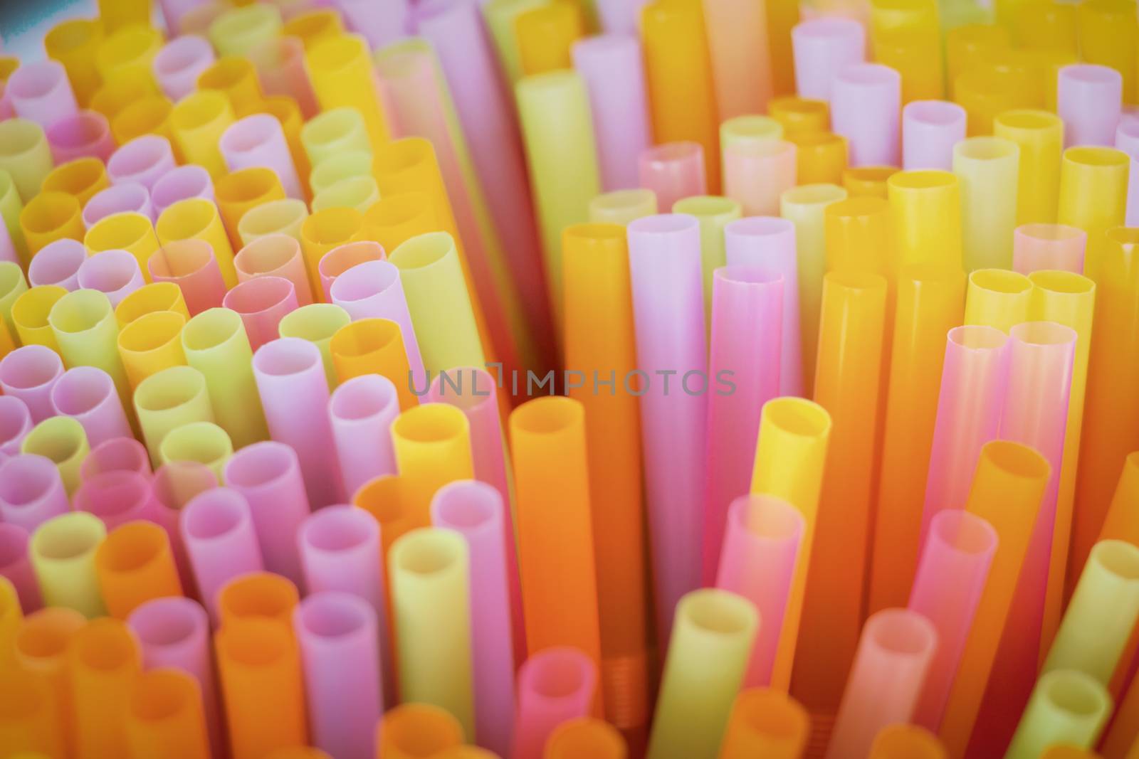 multicolor plastic drinking straws