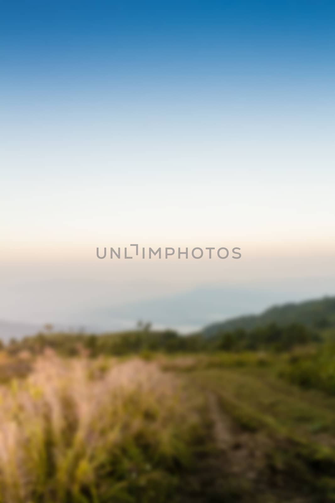 mountain blurred background by chingraph