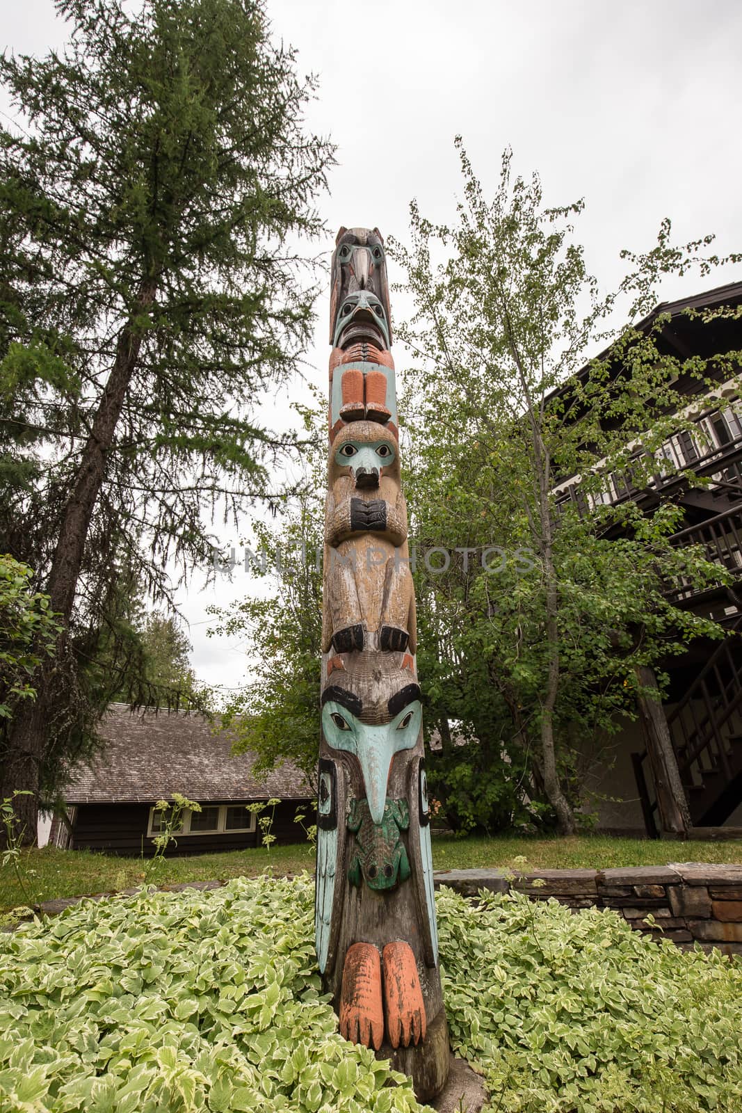 Glacier Park Totem by teacherdad48@yahoo.com