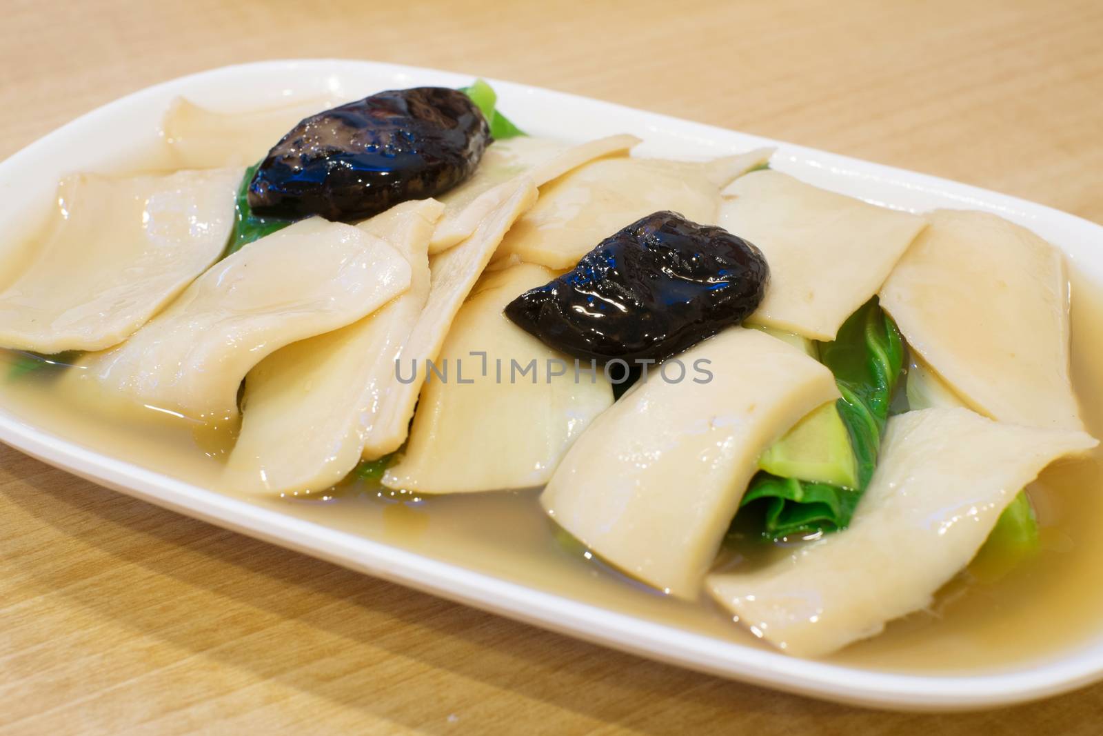 Abalone mushroom fried with oyster sauce