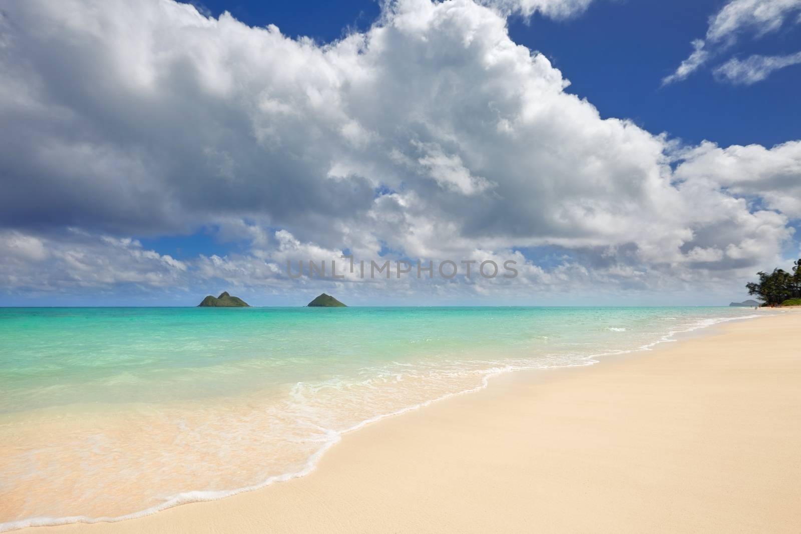 sandy Lanikai Beach and Mokulua Islands, Kailua, O'ahu, Hawai'i