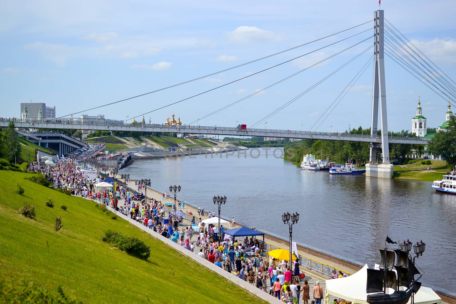 The embankment in Tyumen and the cable-stayed foot bridge. June, by veronka72