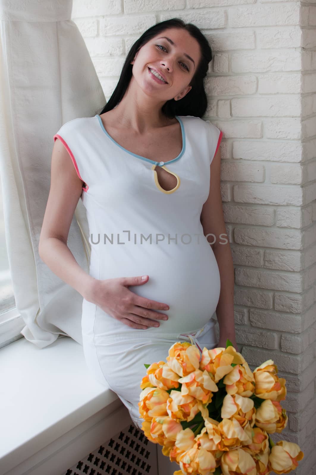 Portrait of pregnant woman by Linaga