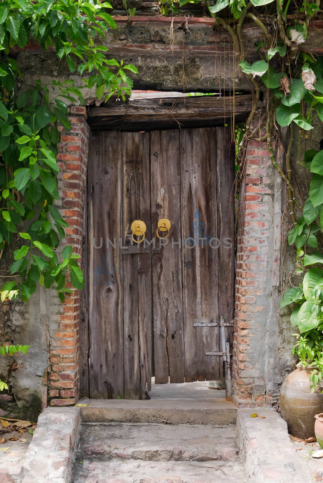 Ancient wooden door by nop16
