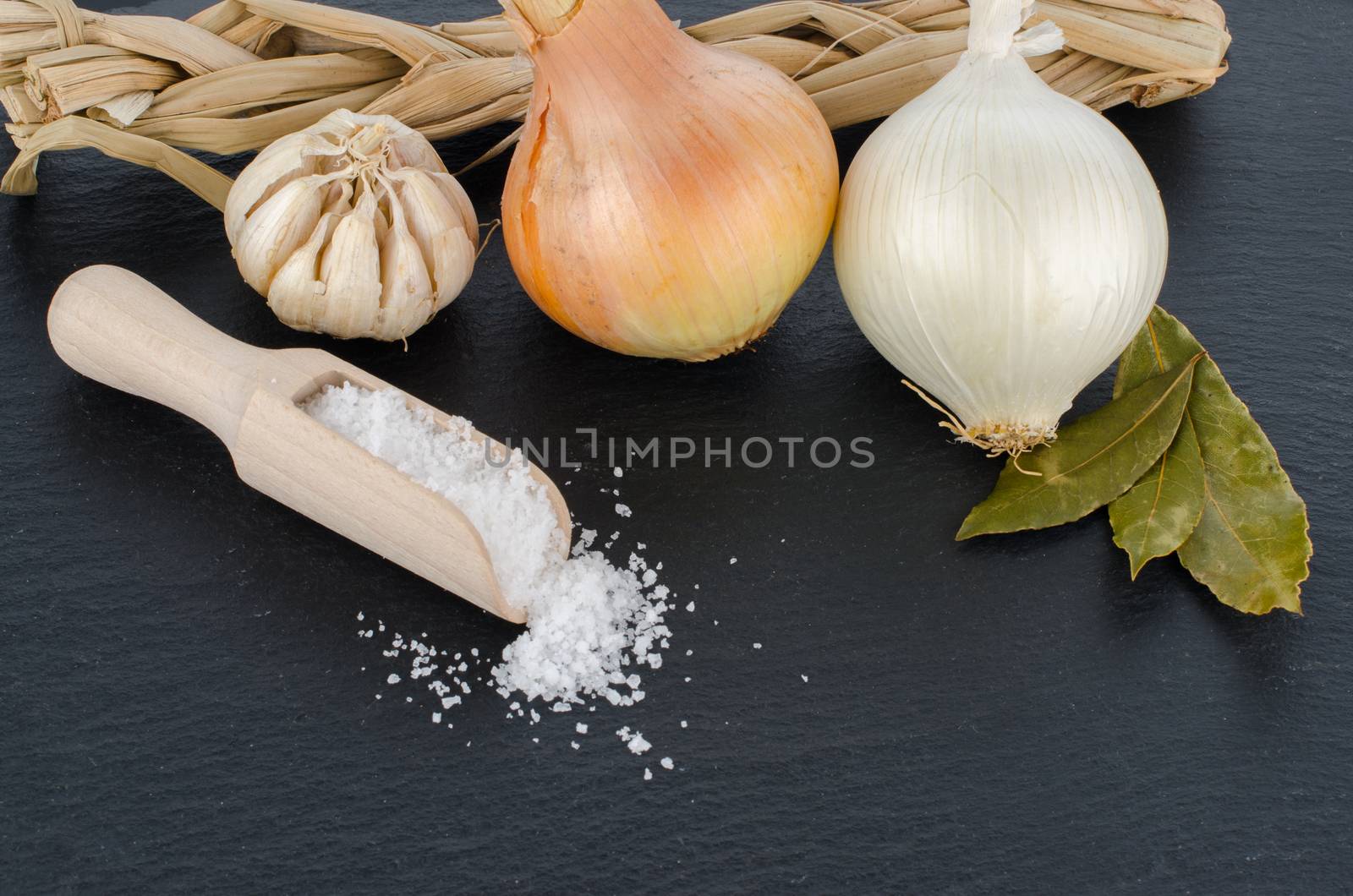 Garlic and onion by AnaMarques