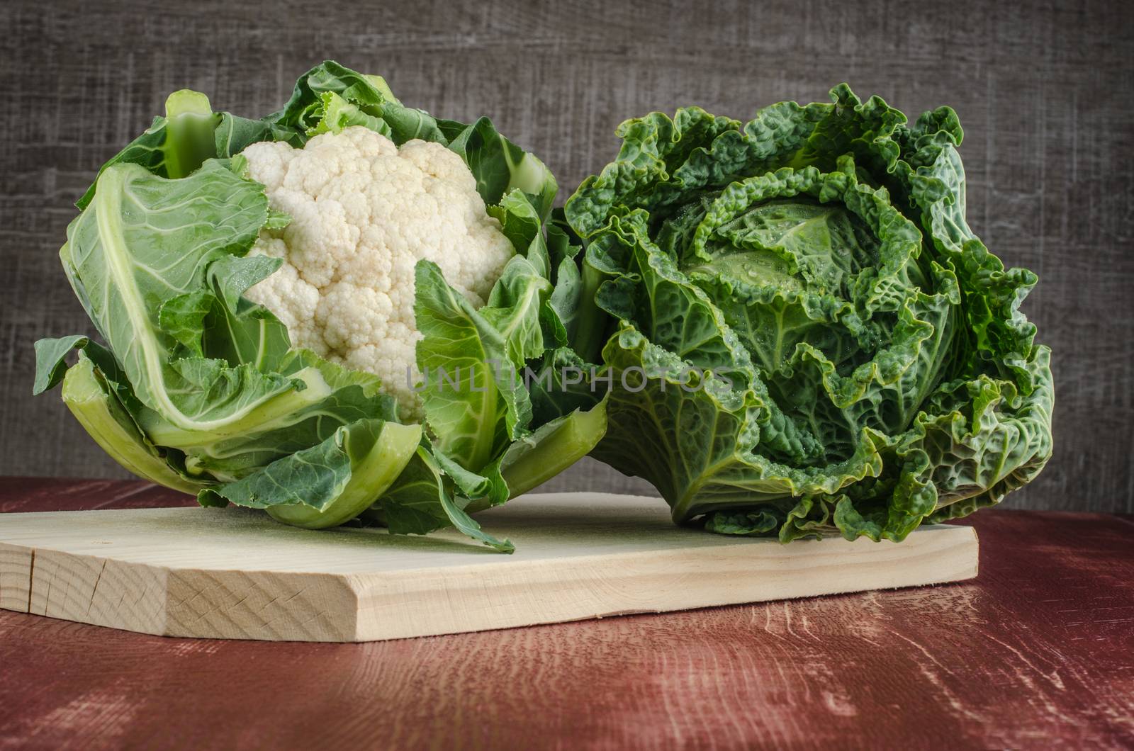 Cauliflower and savoy cabbage by AnaMarques