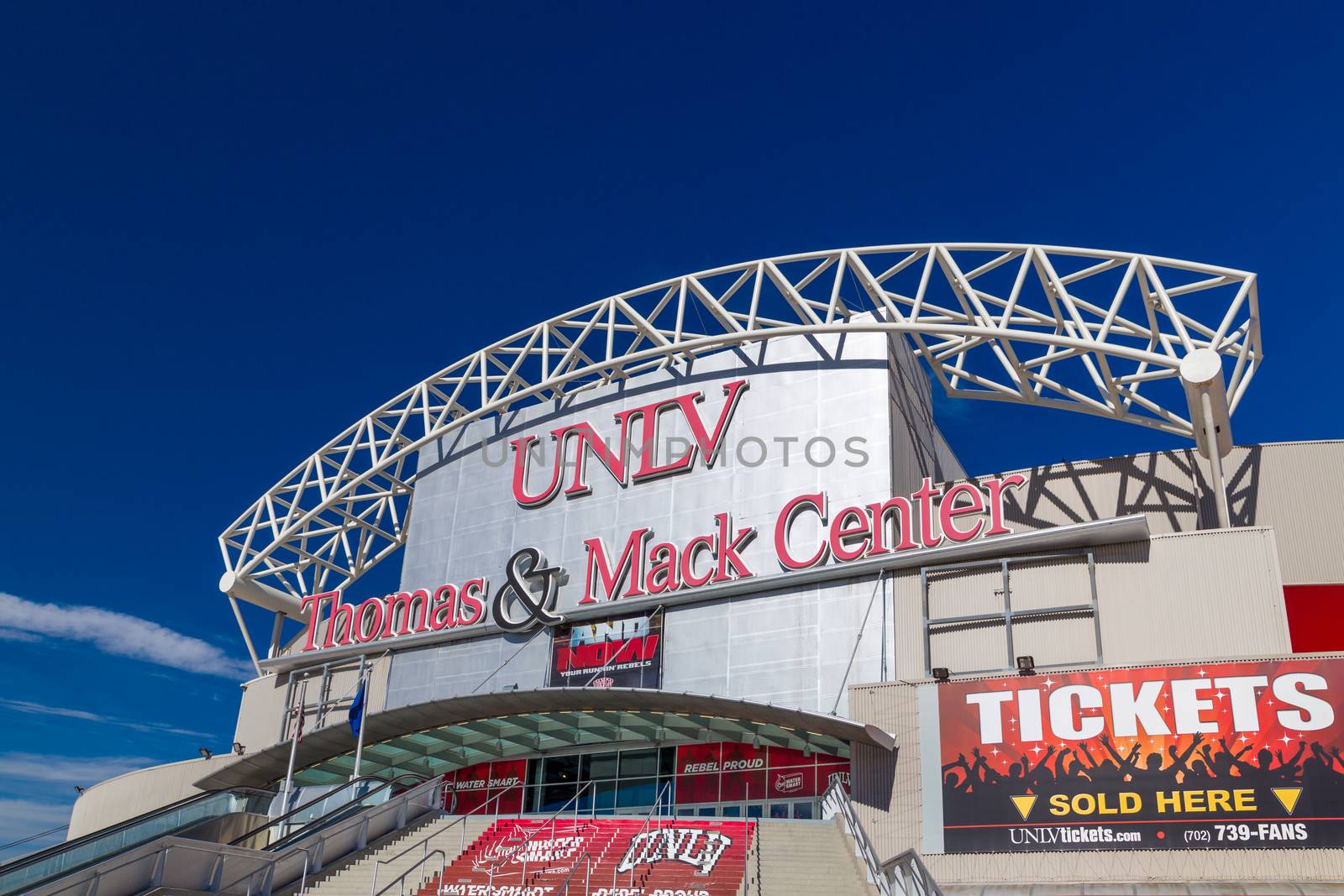 Thomas & Mack Center by wolterk