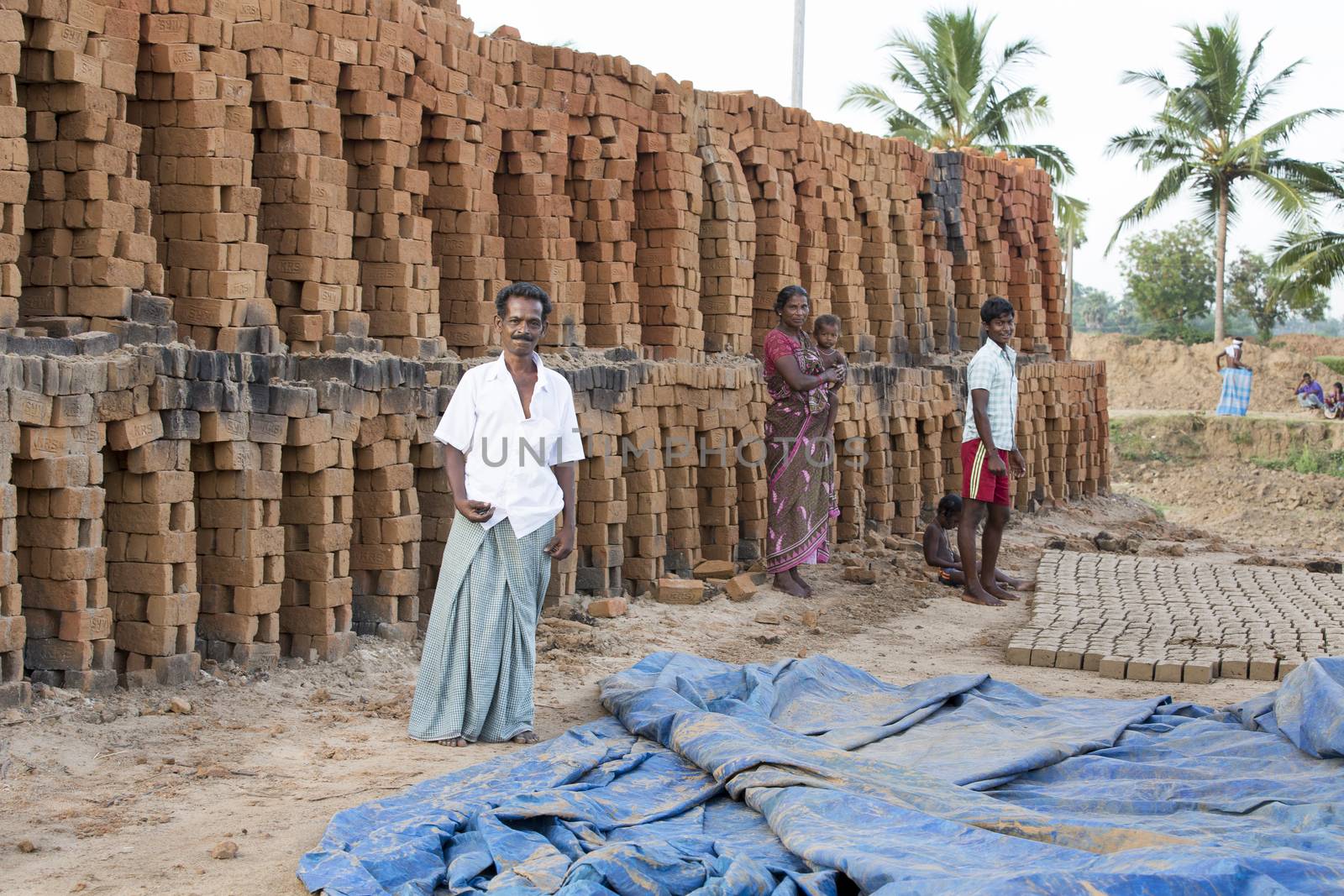 Documentary editorial  hand made bricks in India by CatherineL-Prod