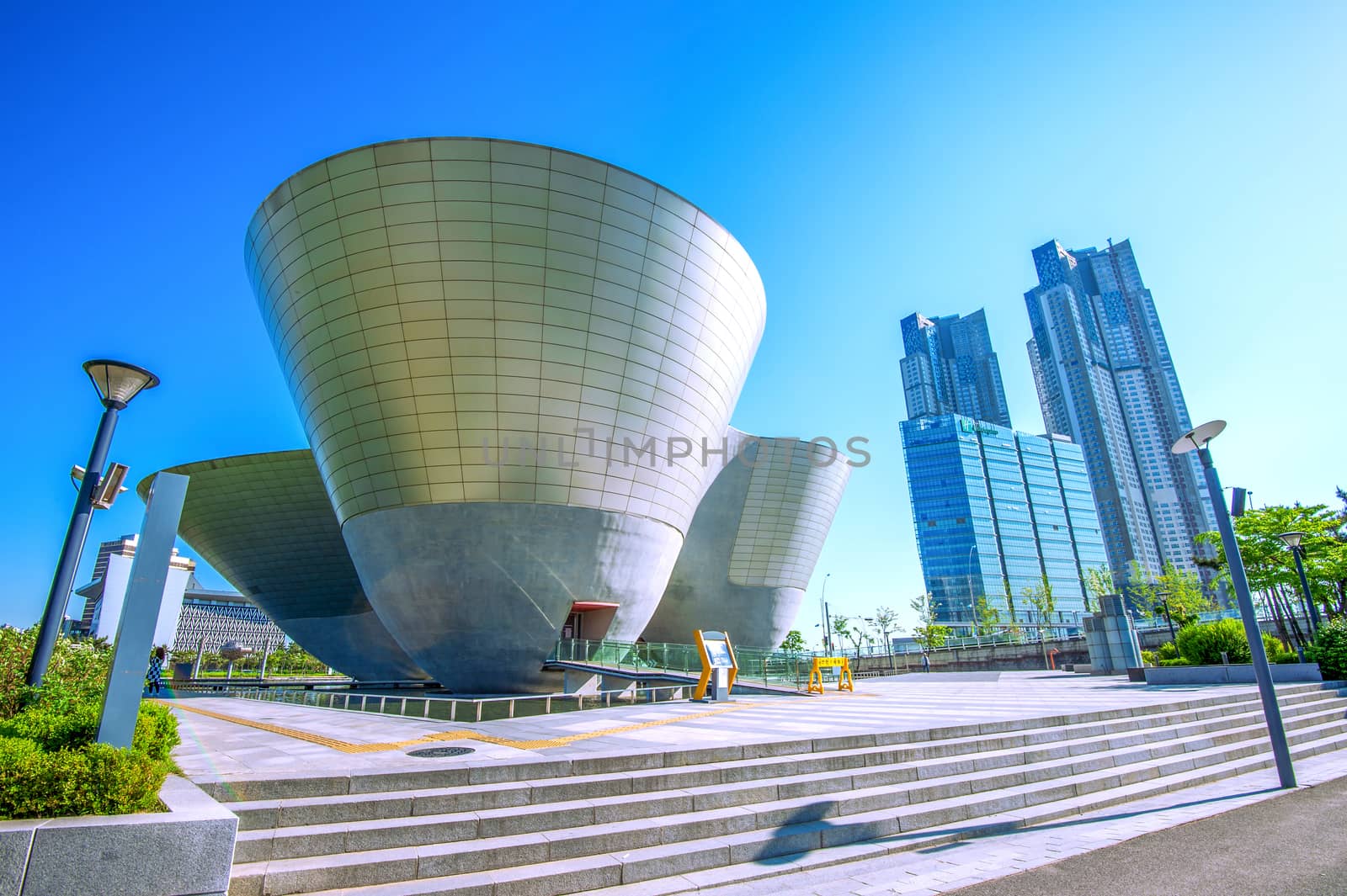 Songdo Central Park is the green space plan,inspired by NYC. by gutarphotoghaphy