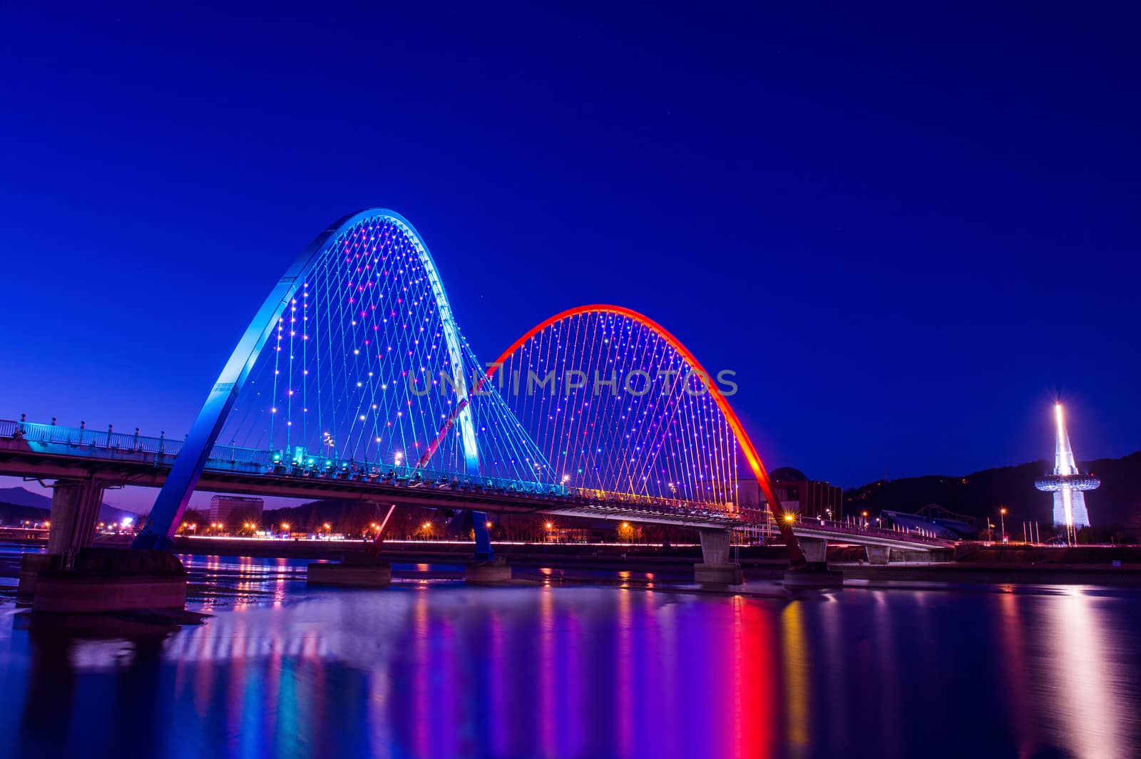 Expro bridge in daejeon,korea. by gutarphotoghaphy