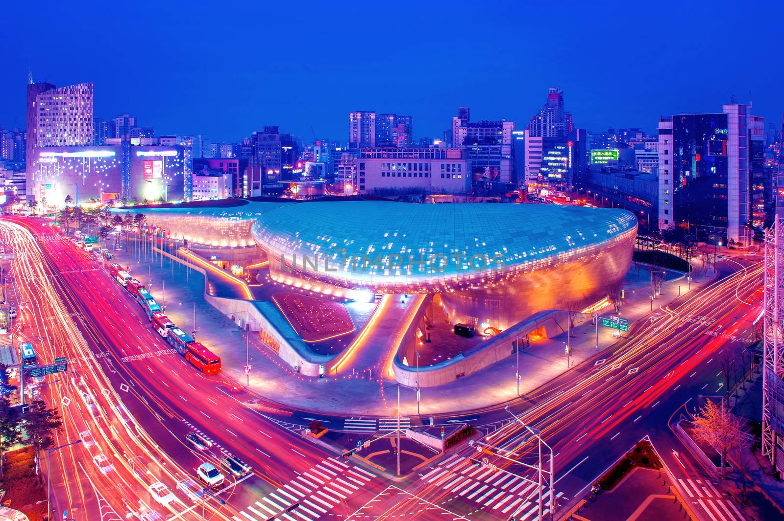 Dongdaemun Design Plaza is a modern architecture in Seoul designed by Zaha Hadid. by gutarphotoghaphy