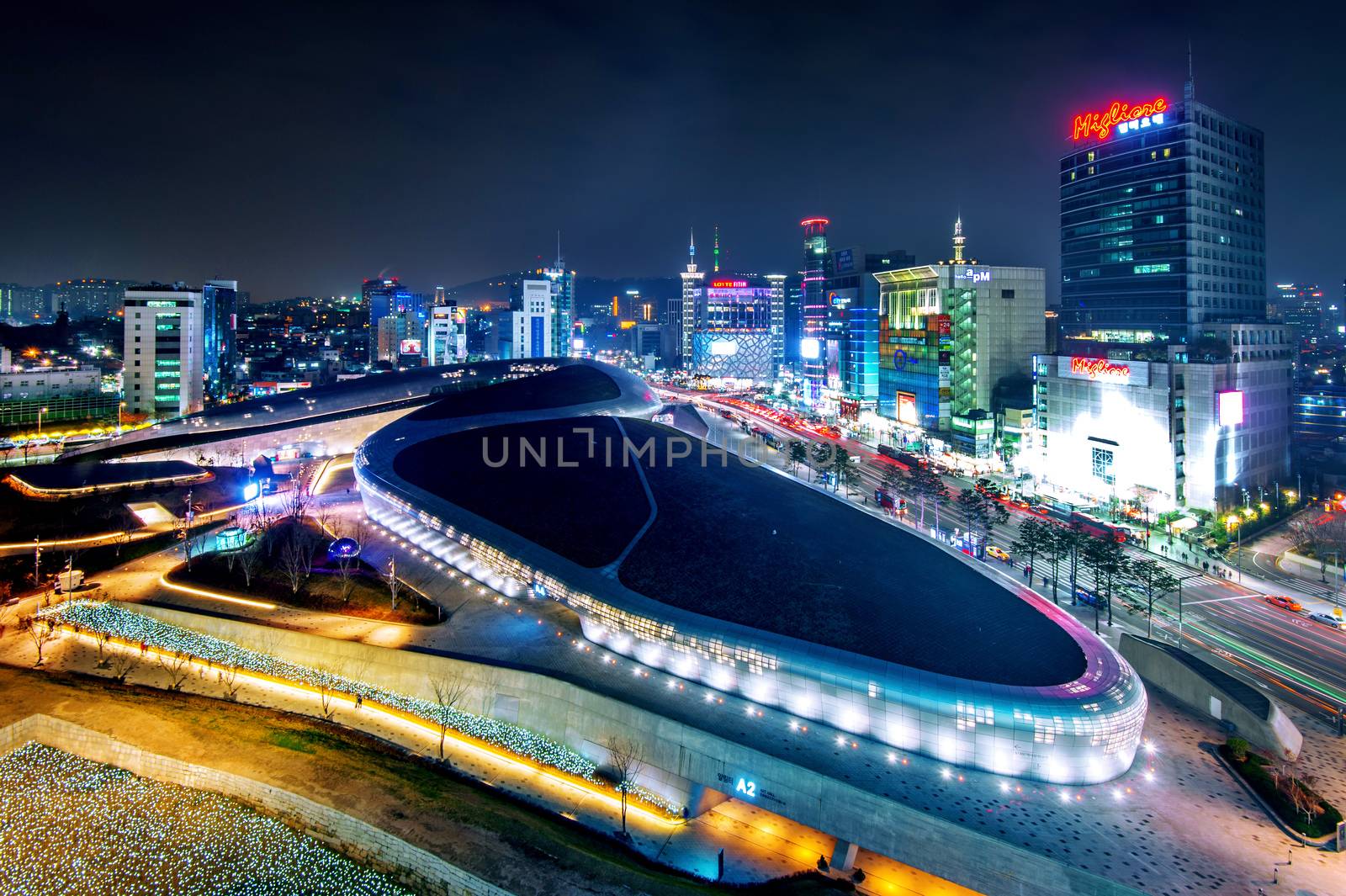 SEOUL, SOUTH KOREA - NOVEMBER 28 : Dongdaemun Design Plaza is a modern architecture in Seoul designed by Zaha Hadid. Photo taken November 28,2015 in Seoul, South Korea.