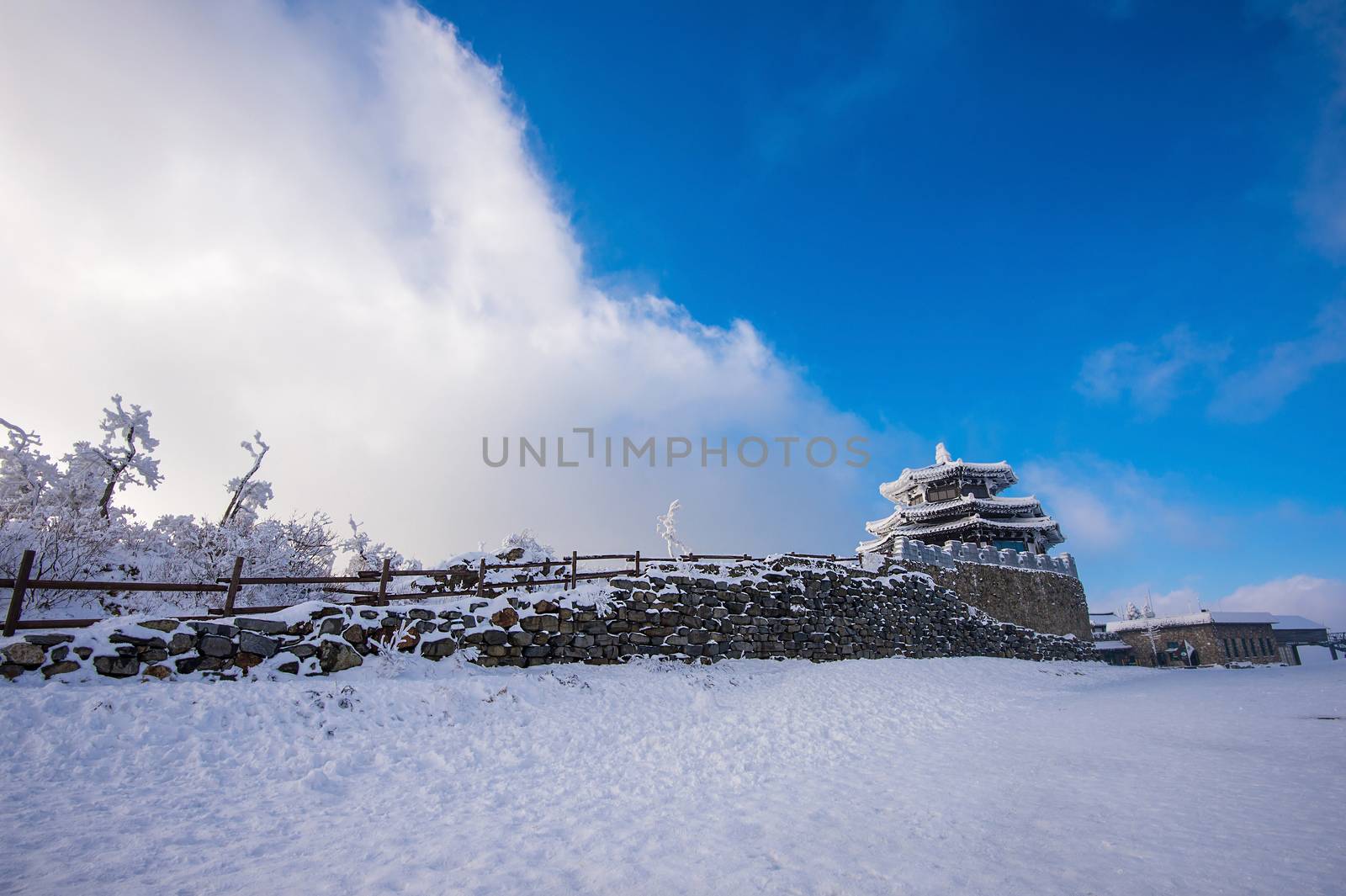 Deogyusan mountains is covered by snow and morning fog in winter by gutarphotoghaphy