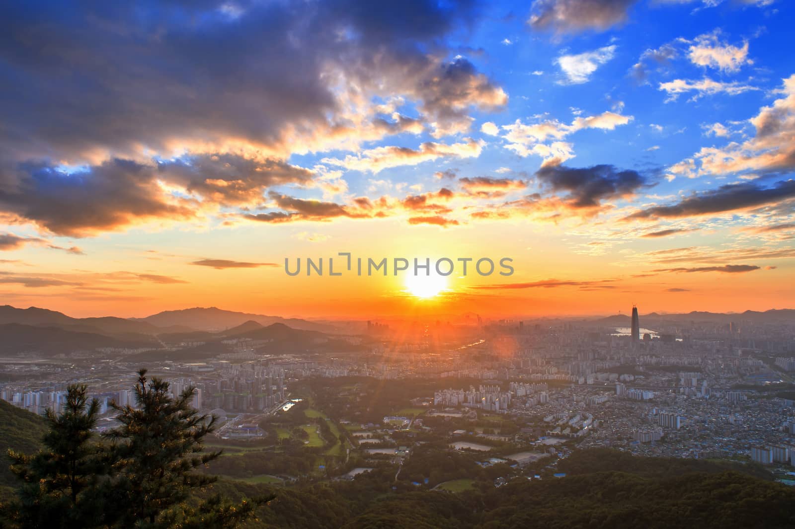 Sunset on Seoul, The best view of South Korea with Lotte world m by gutarphotoghaphy