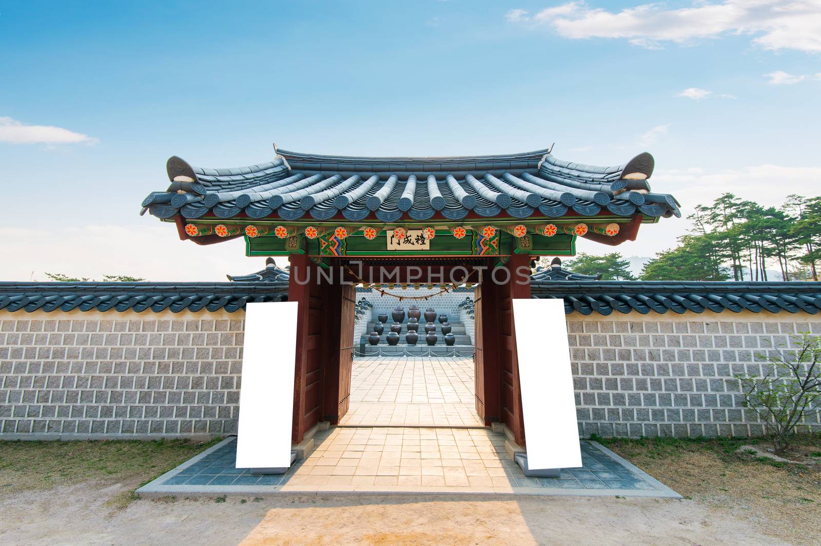 Roof of Gyeongbokgung palace in Seoul, Korea