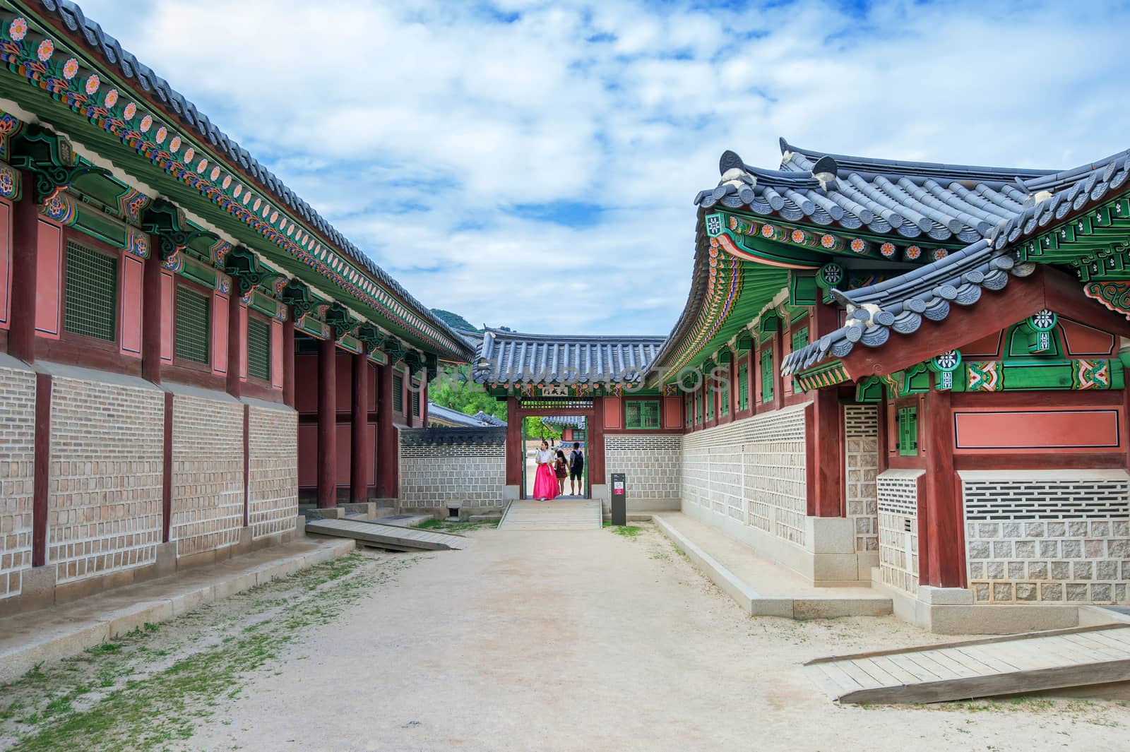 Gyeongbokgung Palace the best of attractions in korea. by gutarphotoghaphy