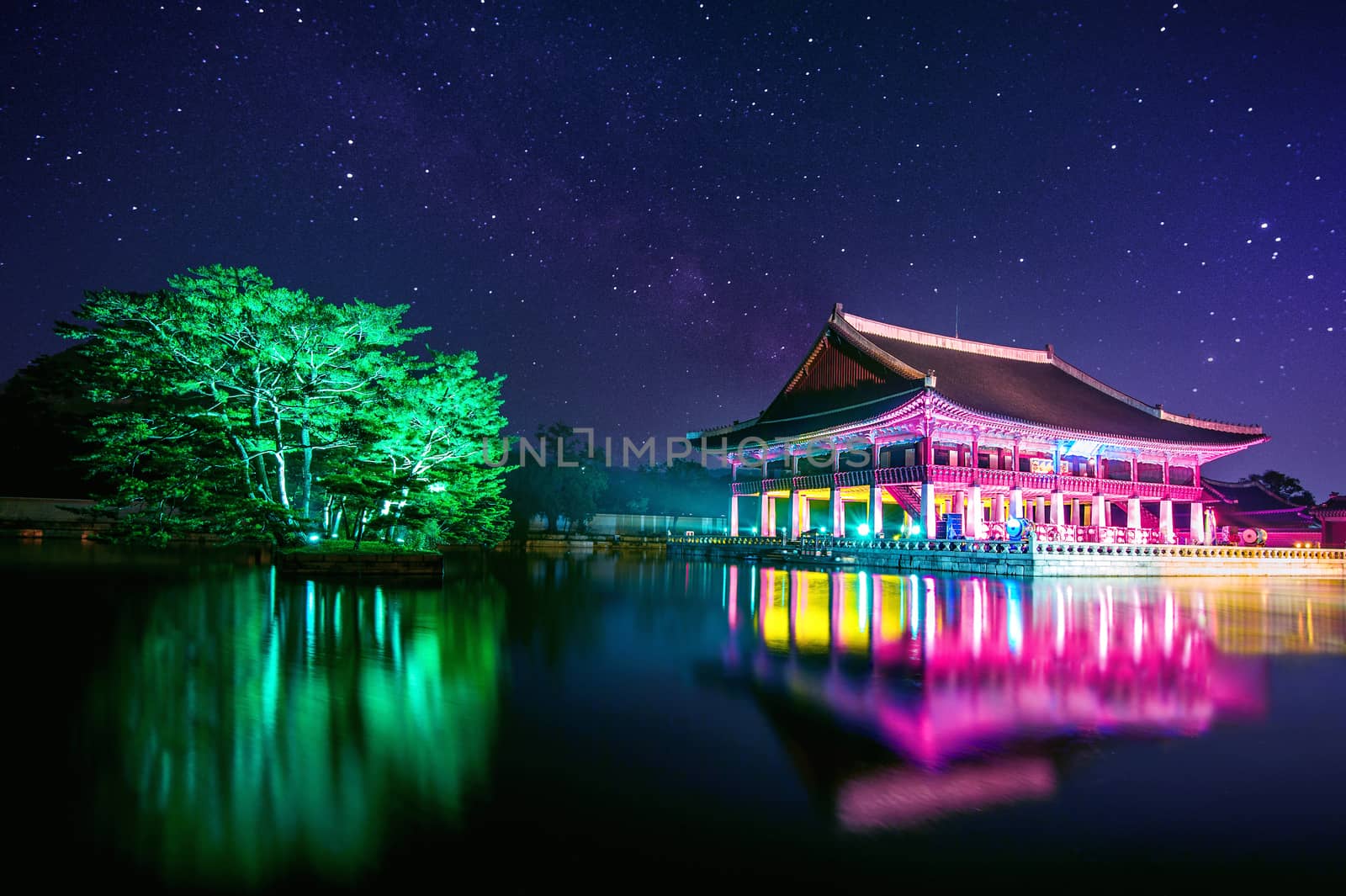 Gyeongbokgung palace at night in Seoul, South Korea.