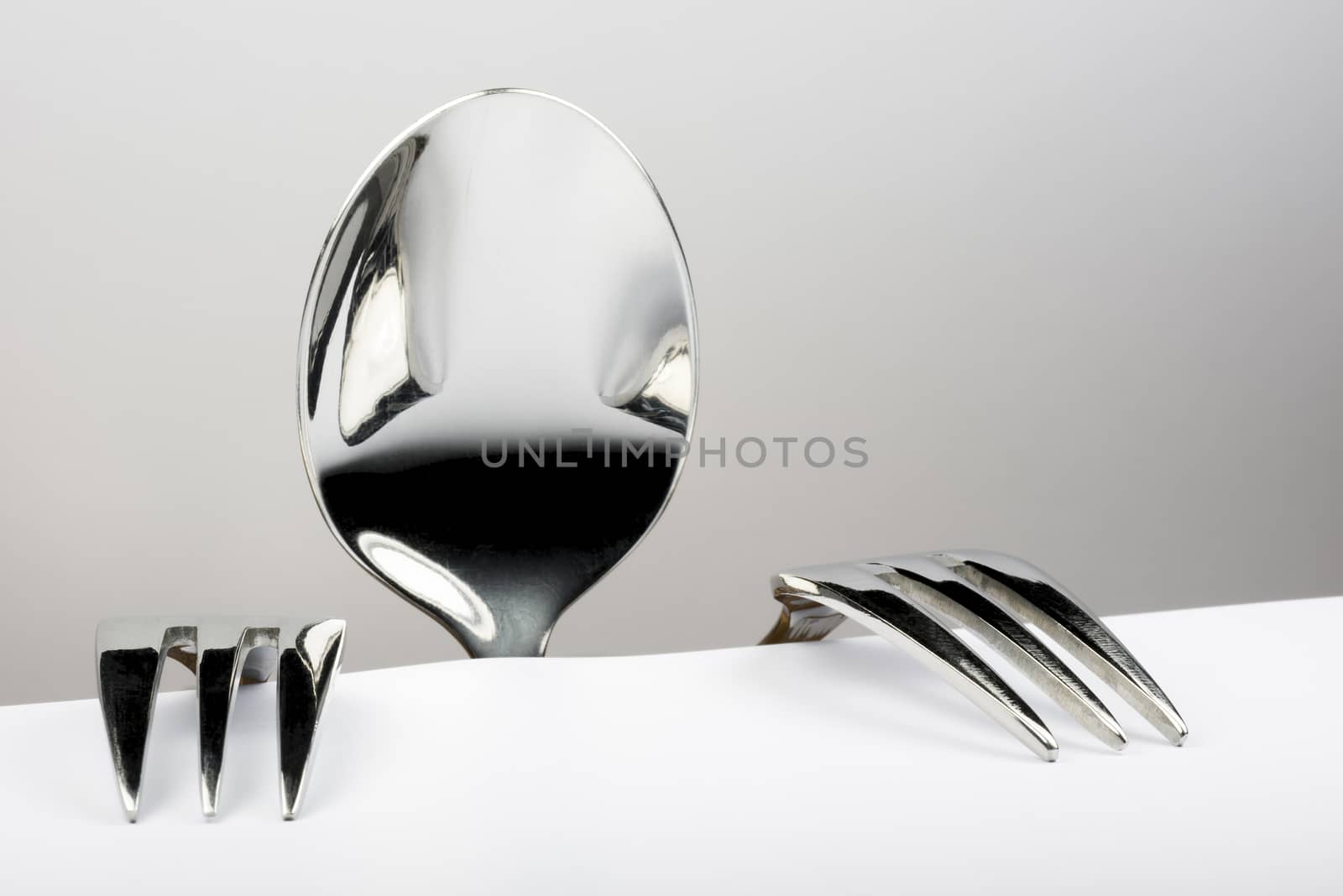 Figure of spoon and two forks
 by Tofotografie