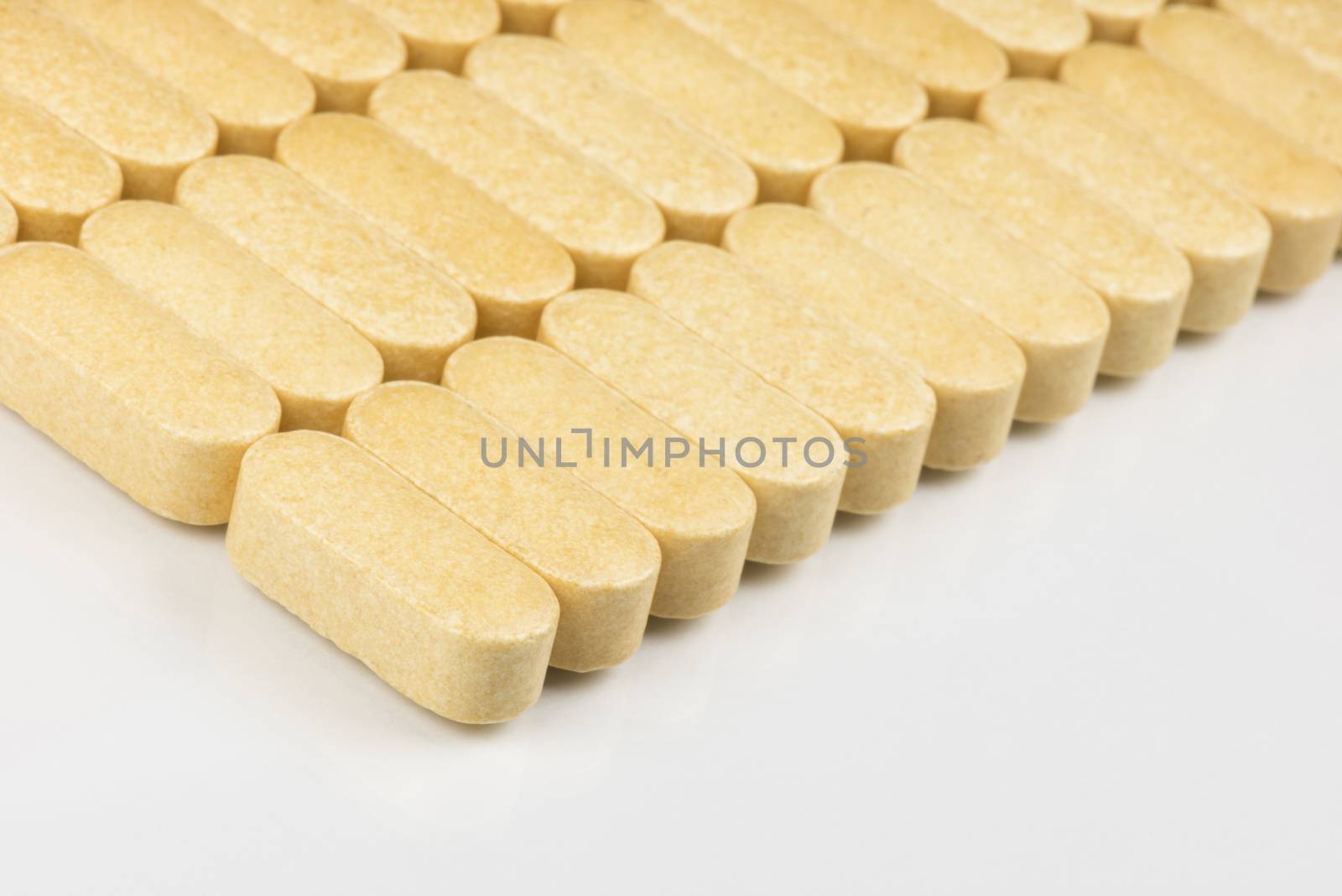 Vitamin tablets
 by Tofotografie