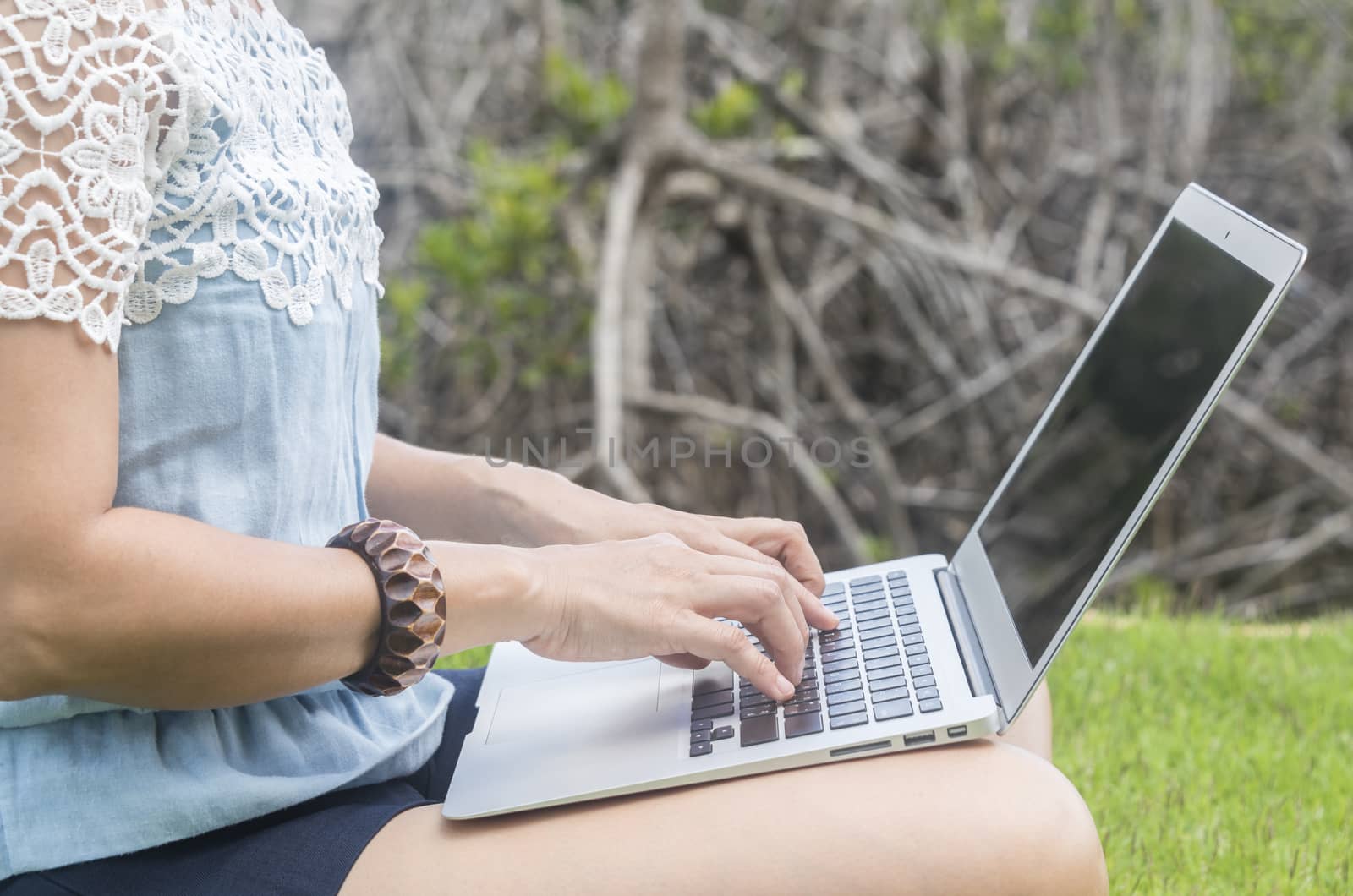 young women using laptop computer at home. technology concept, freelance concept, business concept, shopping online concept. Selective focus.