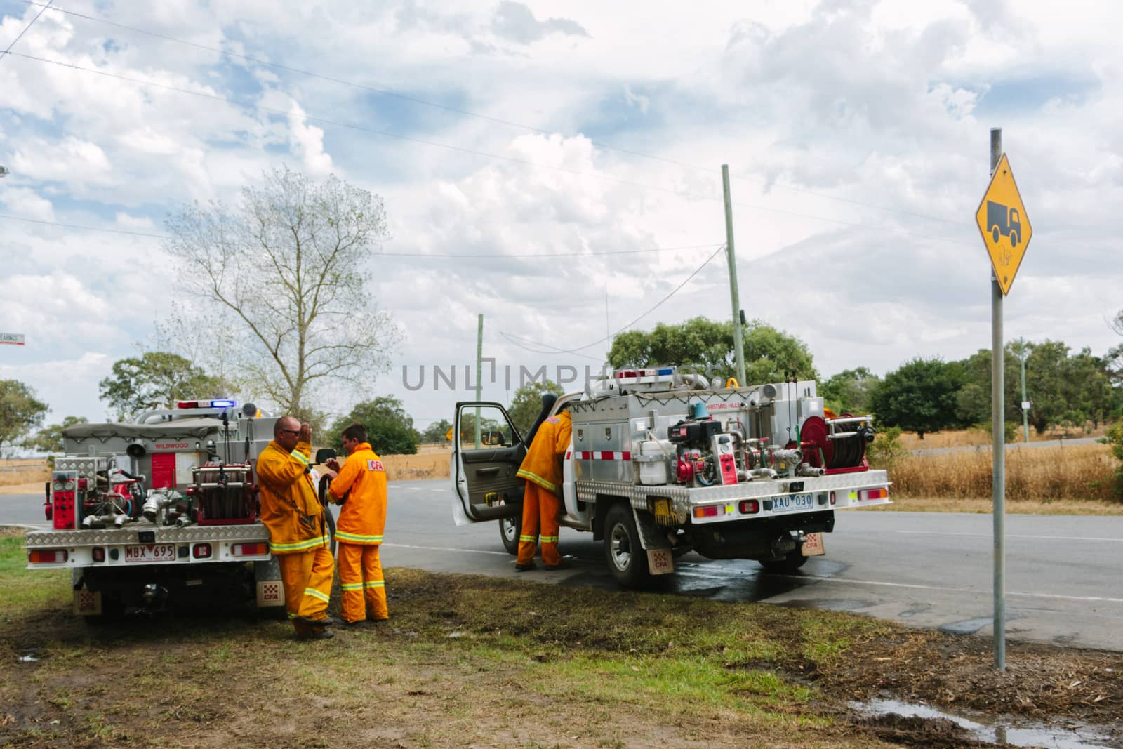 Aftermath of the Epping Bushfires by davidhewison