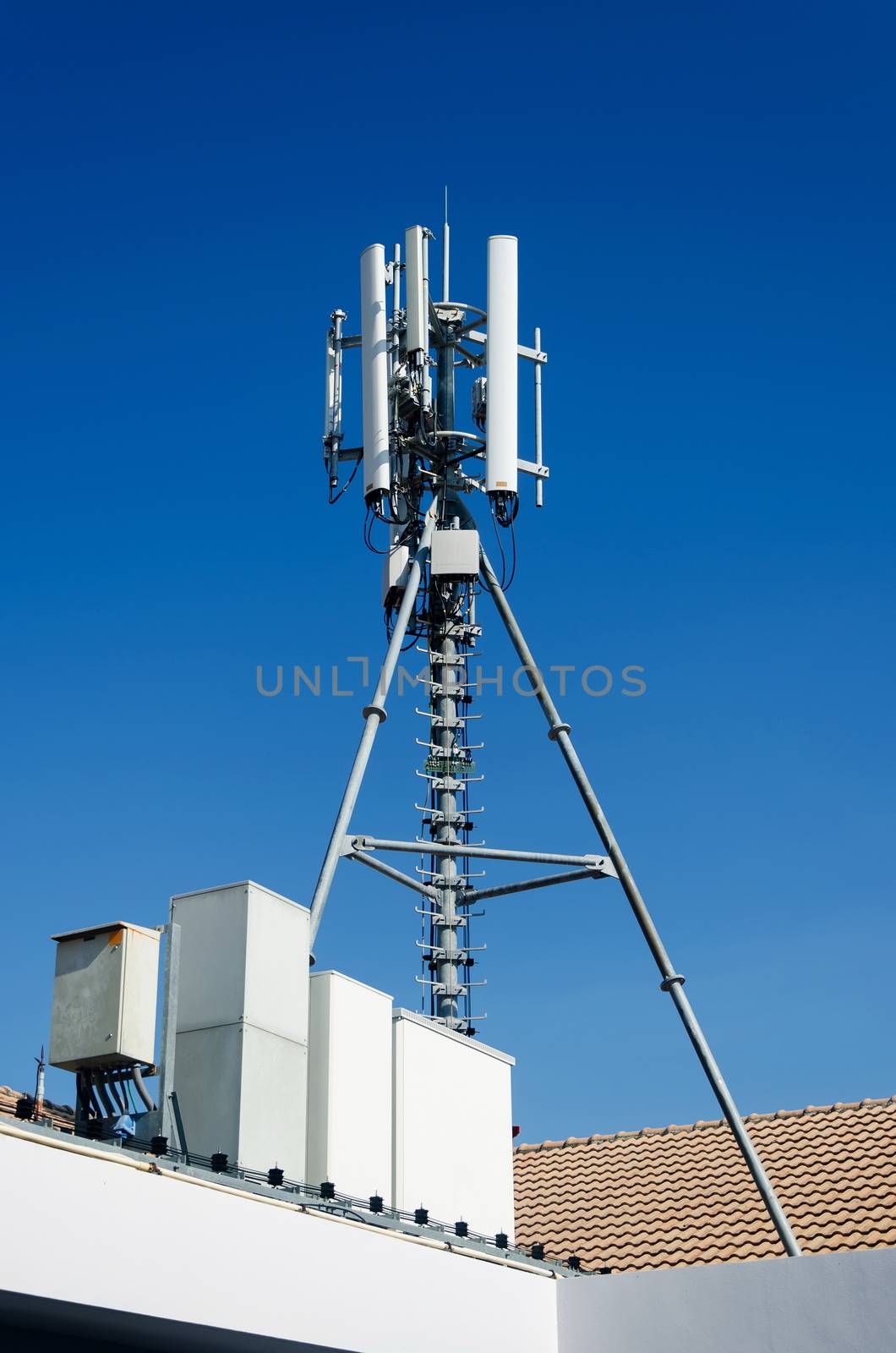 Mobile phone network antenna by nop16