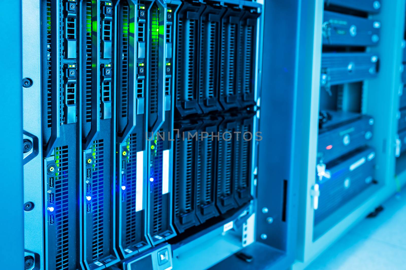 Network servers by panumazz@gmail.com