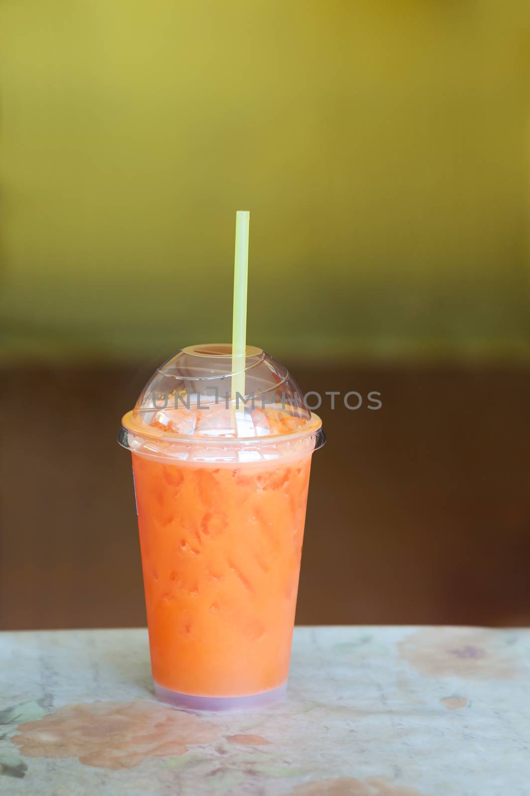 An carrot juice for healthy life .